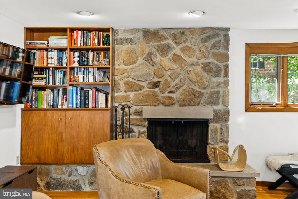 111 Hilltop Rd