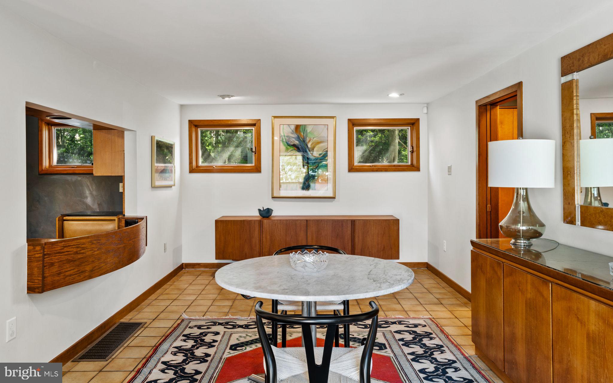 111 Hilltop Rd