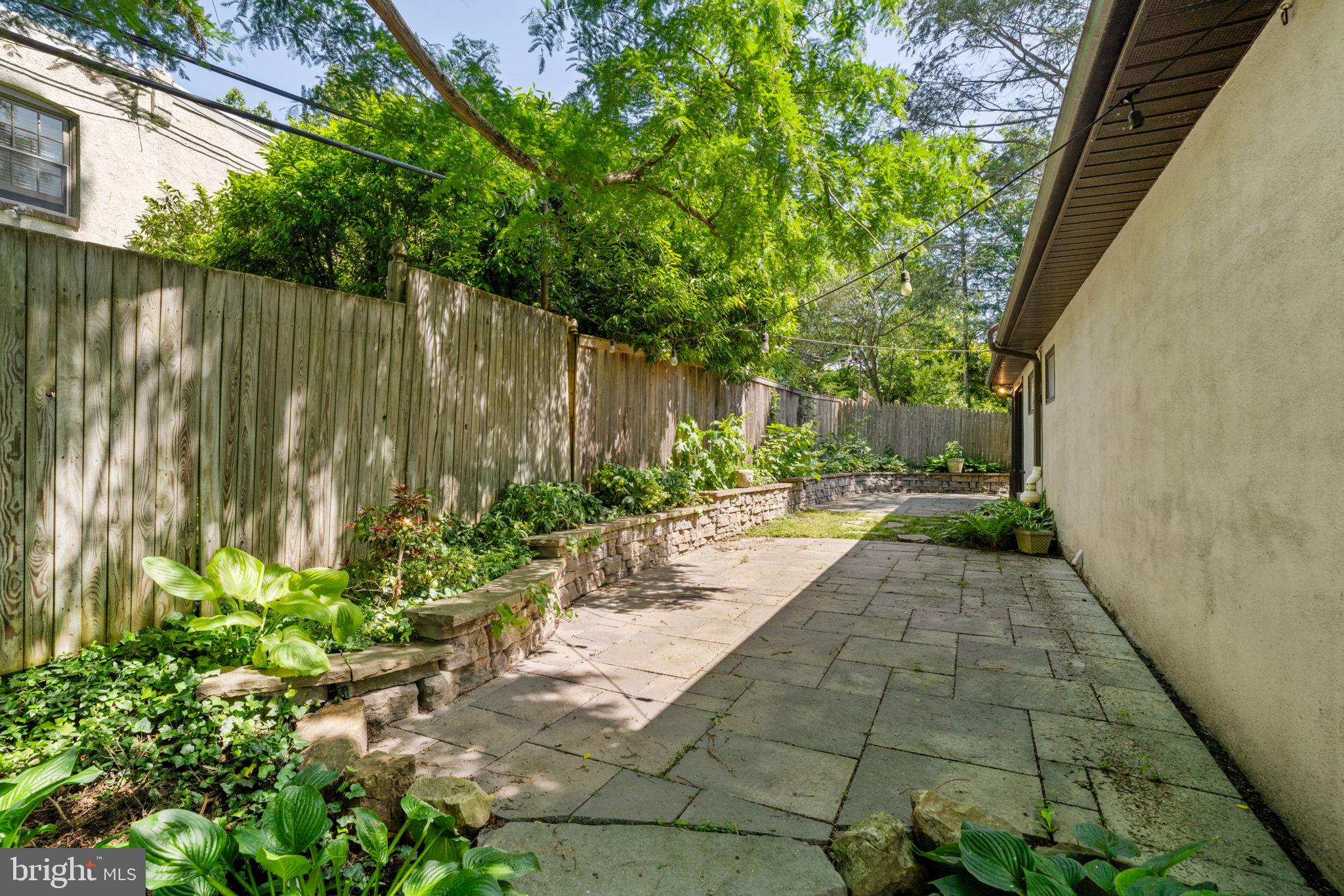 111 Hilltop Rd