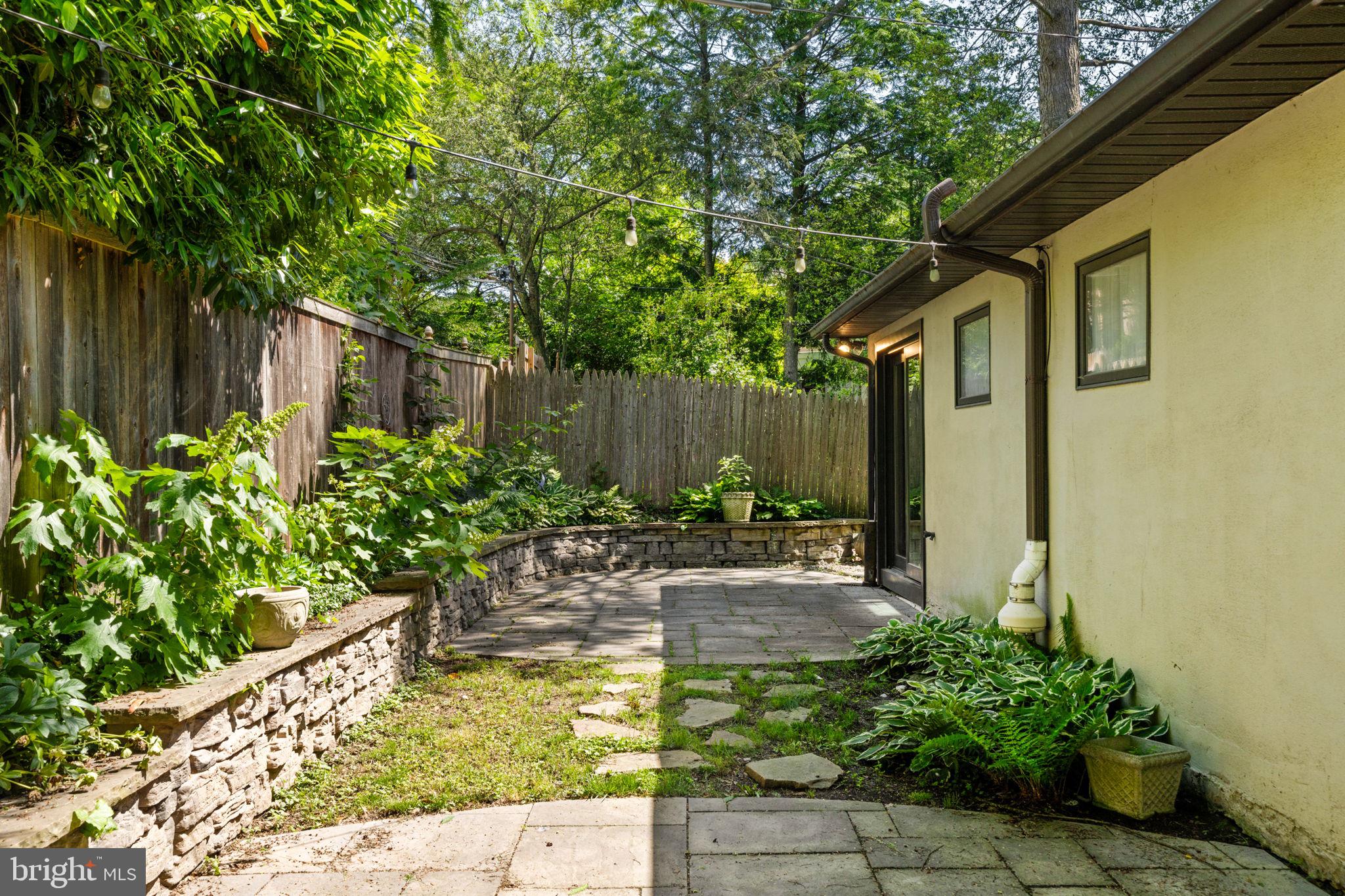 111 Hilltop Rd