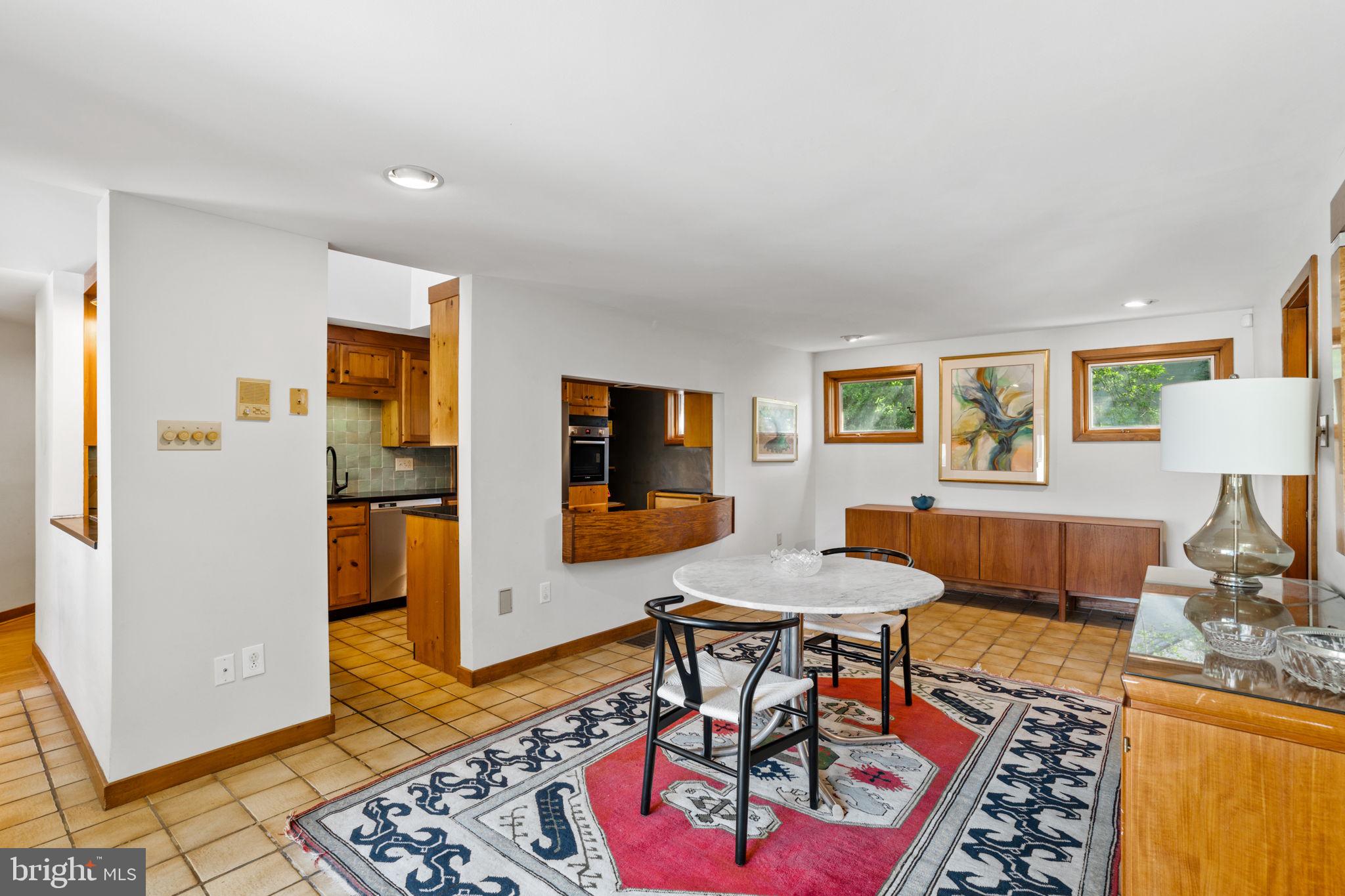 111 Hilltop Rd