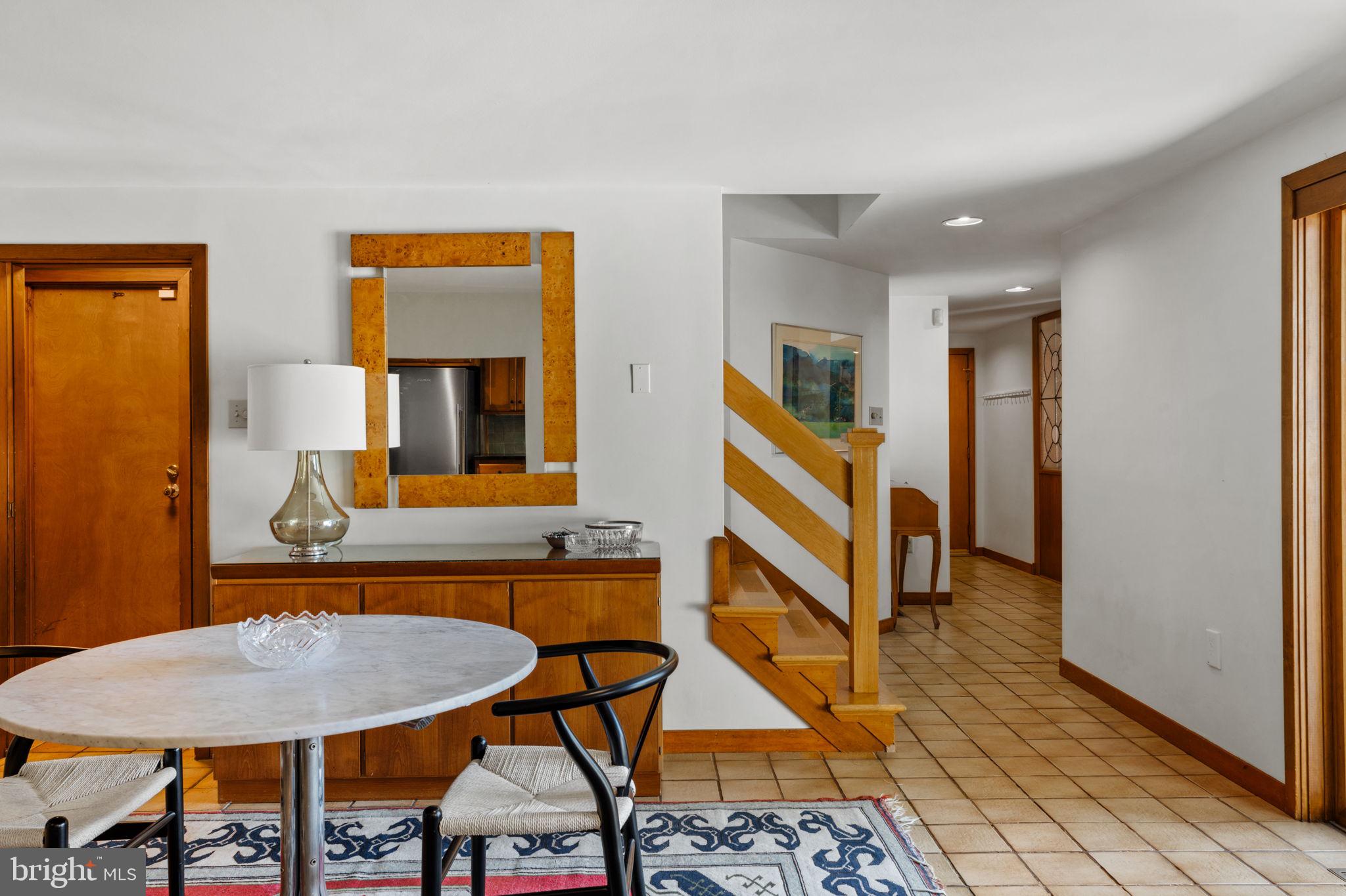 111 Hilltop Rd