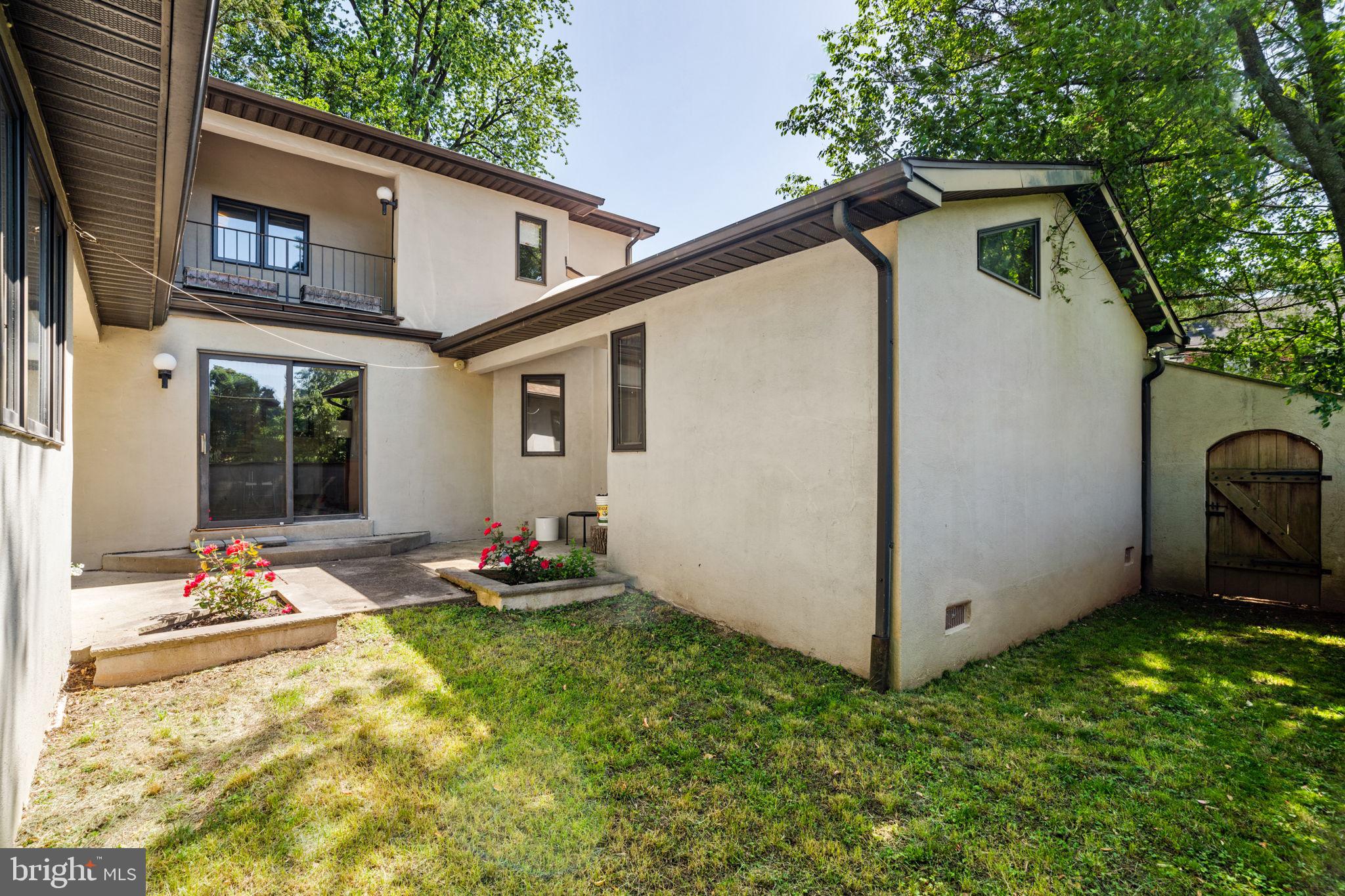 111 Hilltop Rd