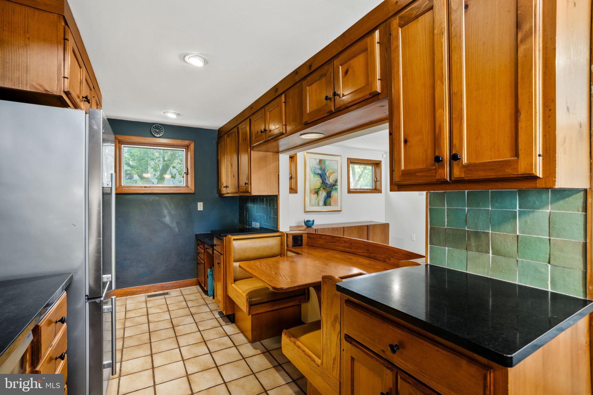 111 Hilltop Rd
