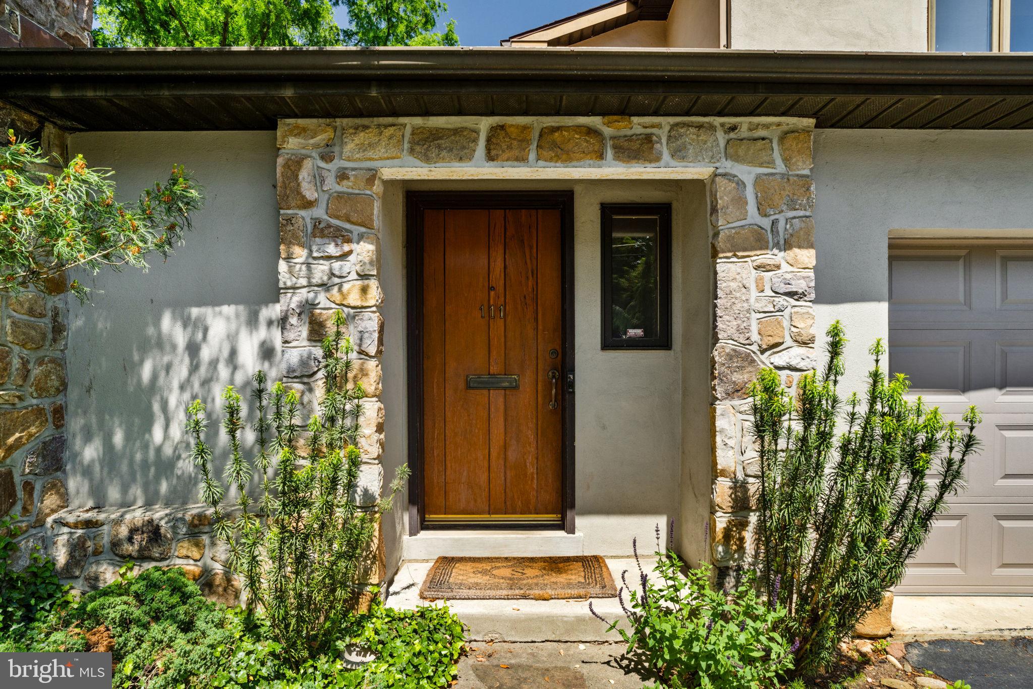 111 Hilltop Rd