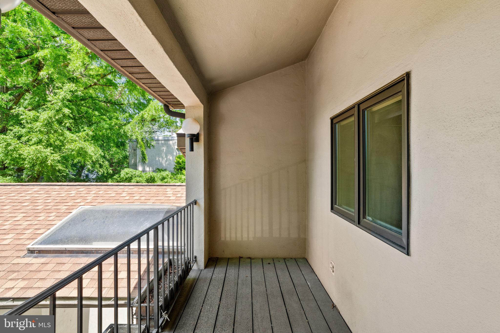 111 Hilltop Rd