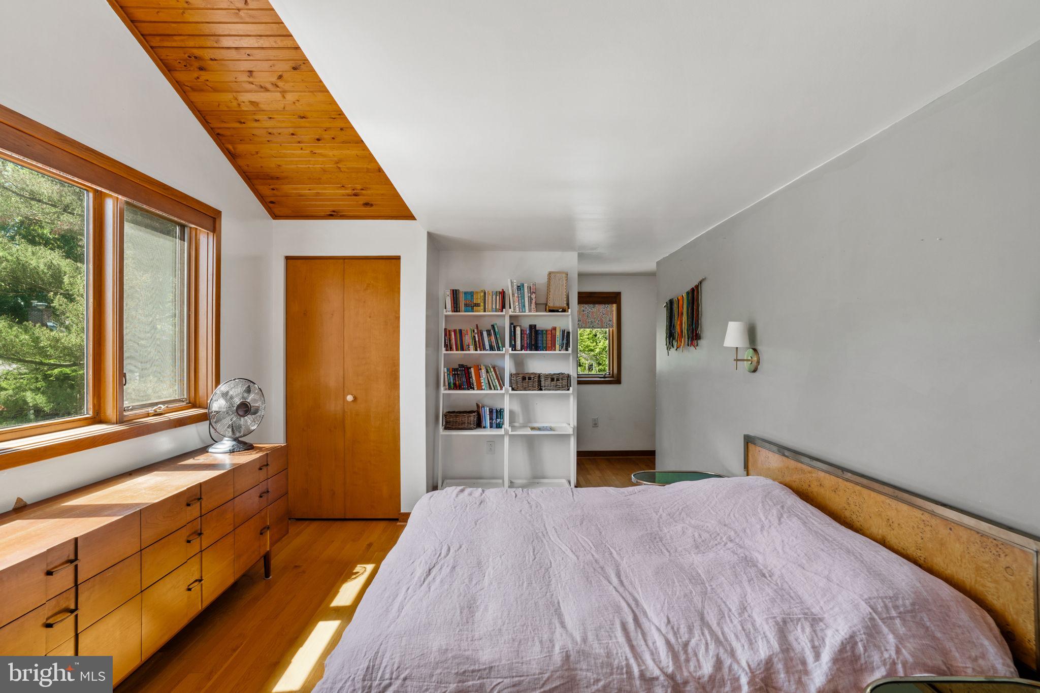111 Hilltop Rd