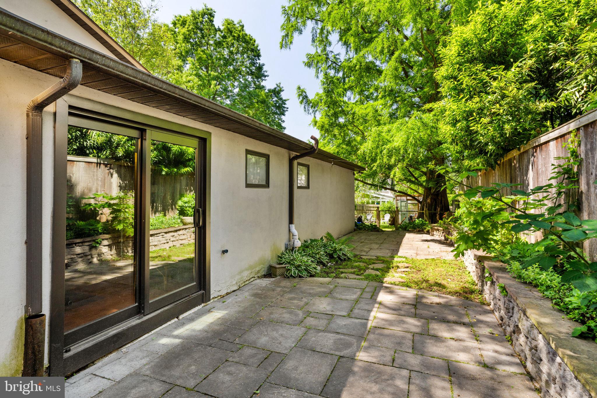 111 Hilltop Rd