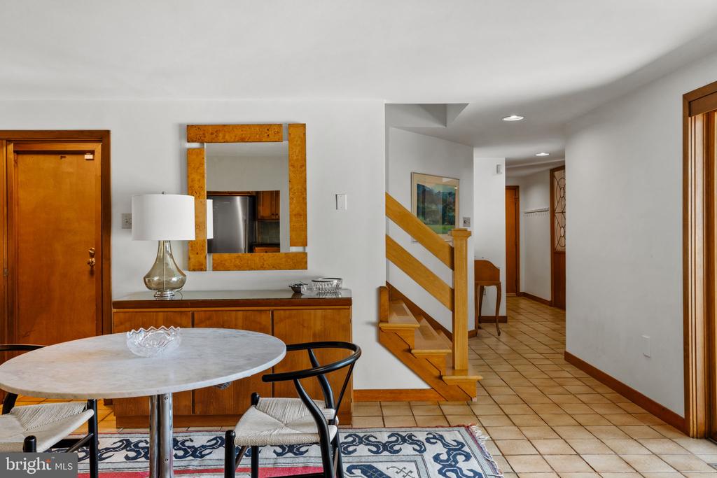 111 Hilltop Rd