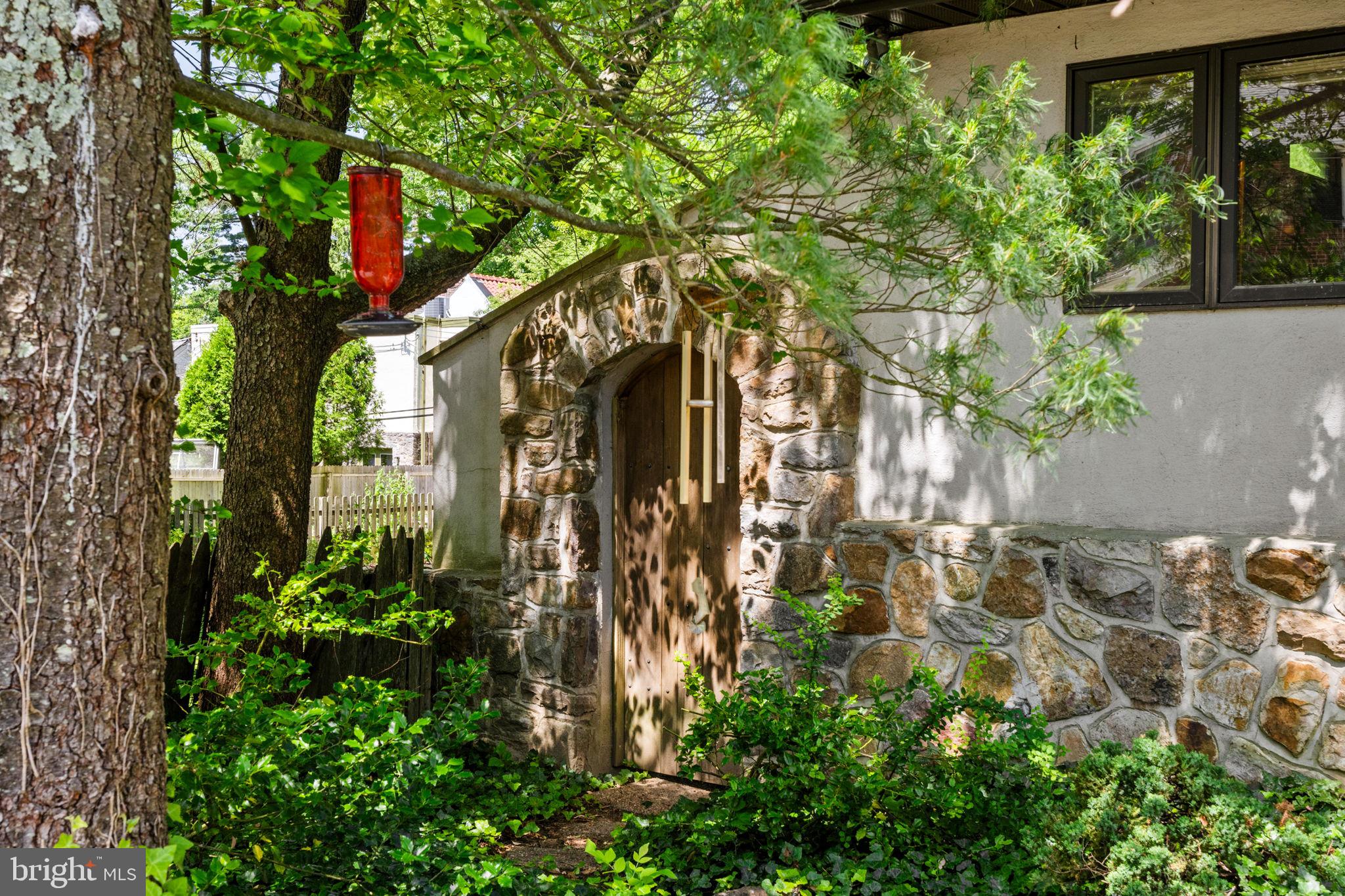 111 Hilltop Rd