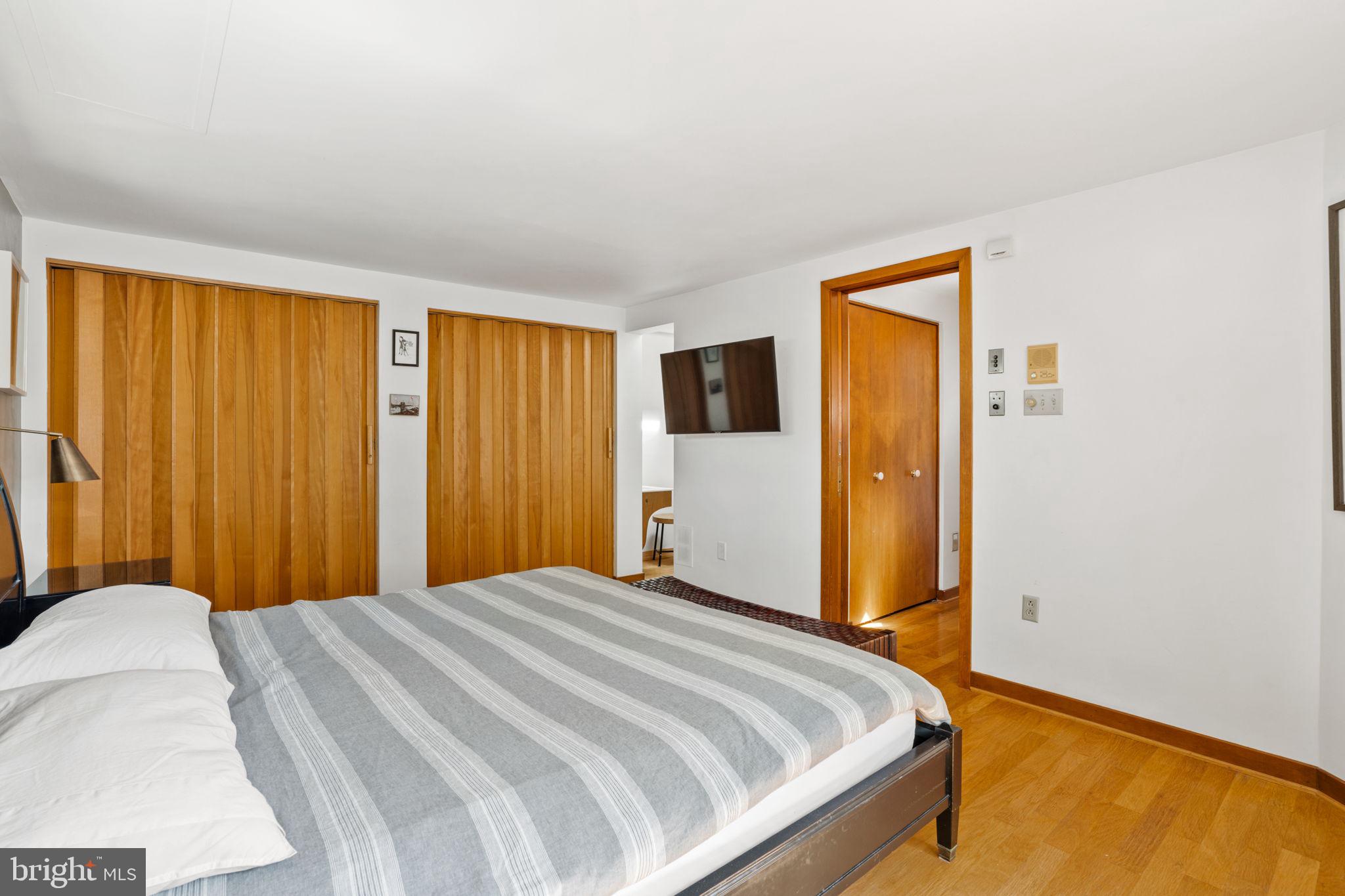 111 Hilltop Rd