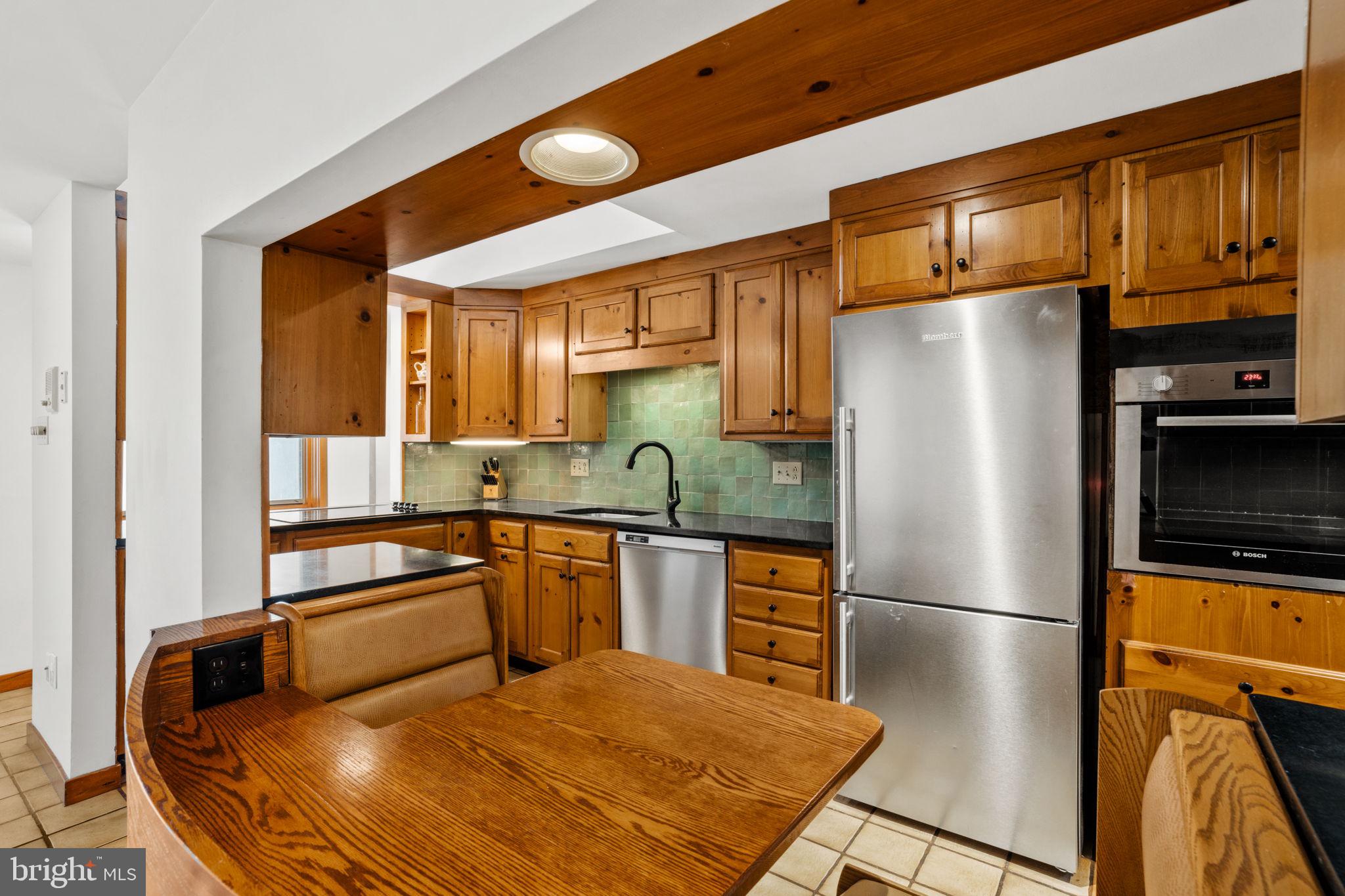 111 Hilltop Rd