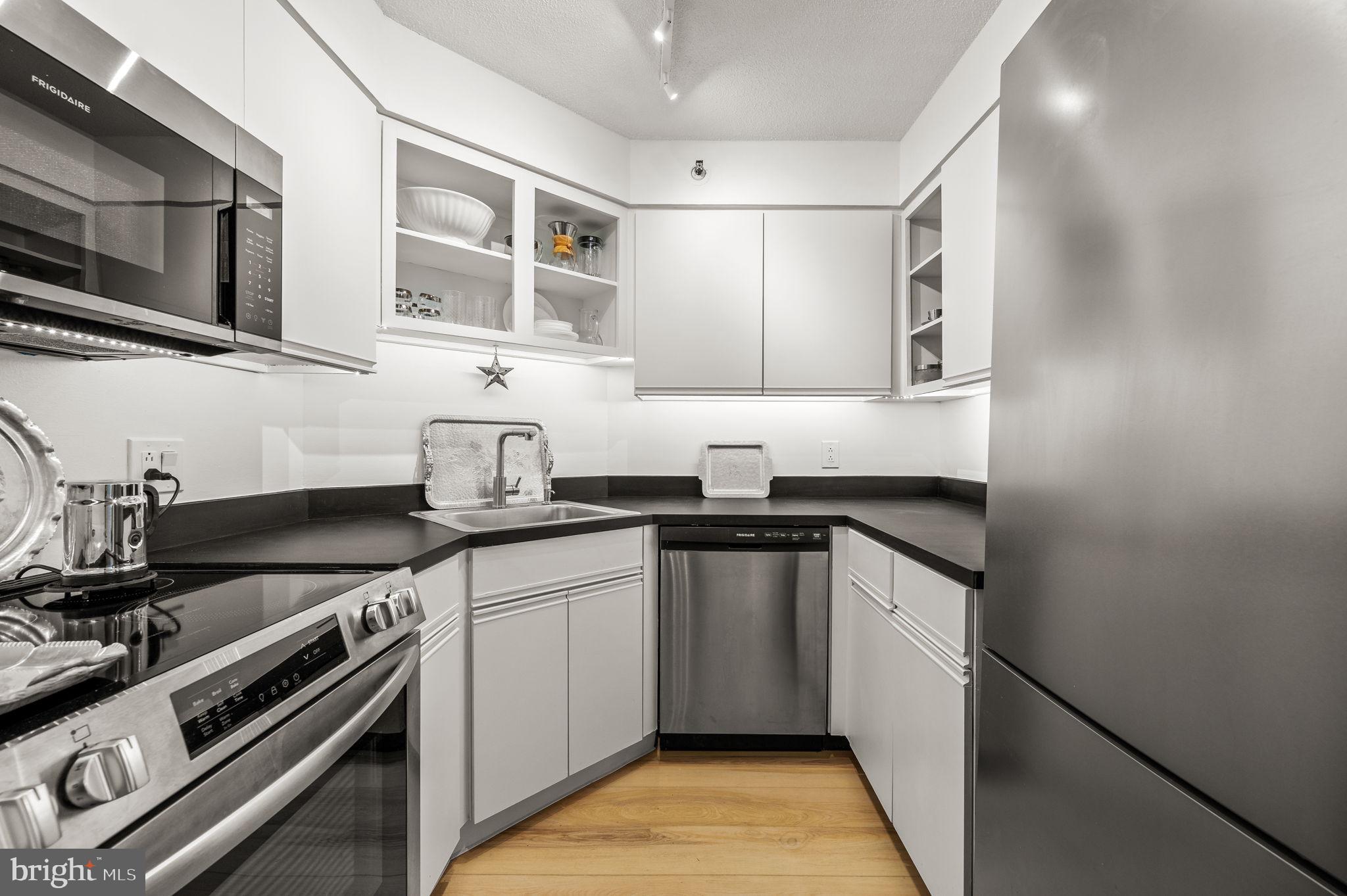 2018-32 Walnut St #6m