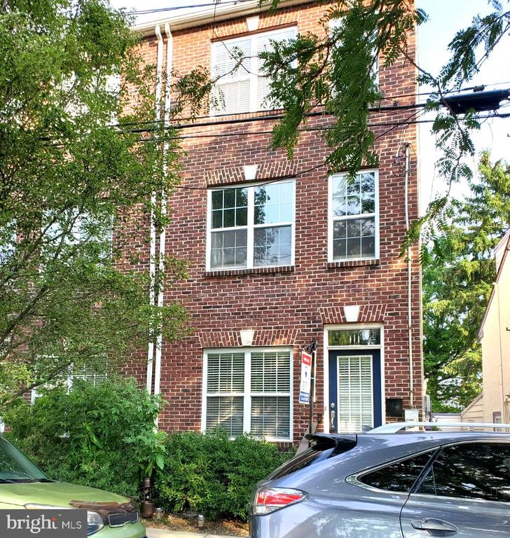385 Lemonte St
