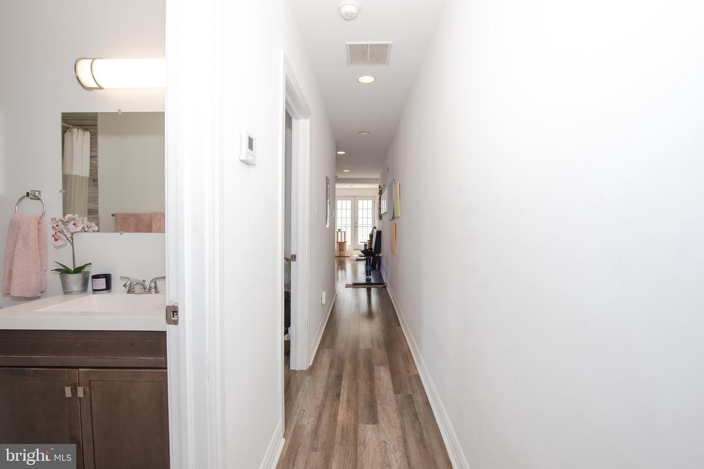 1226 S 21ST ST #2ND FLOOR