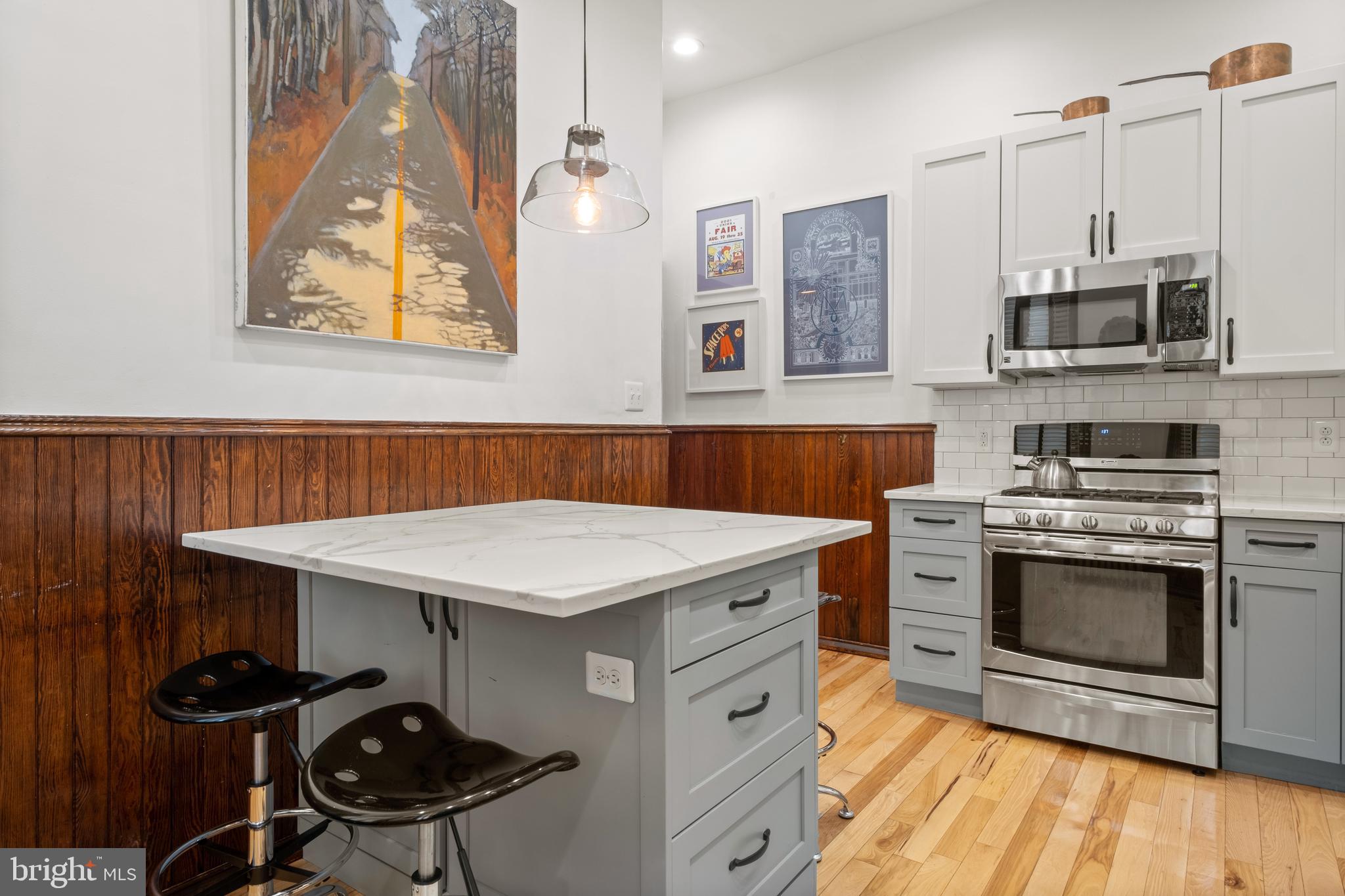 526 E Girard Ave