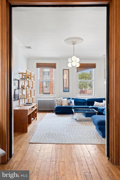 526 E Girard Ave