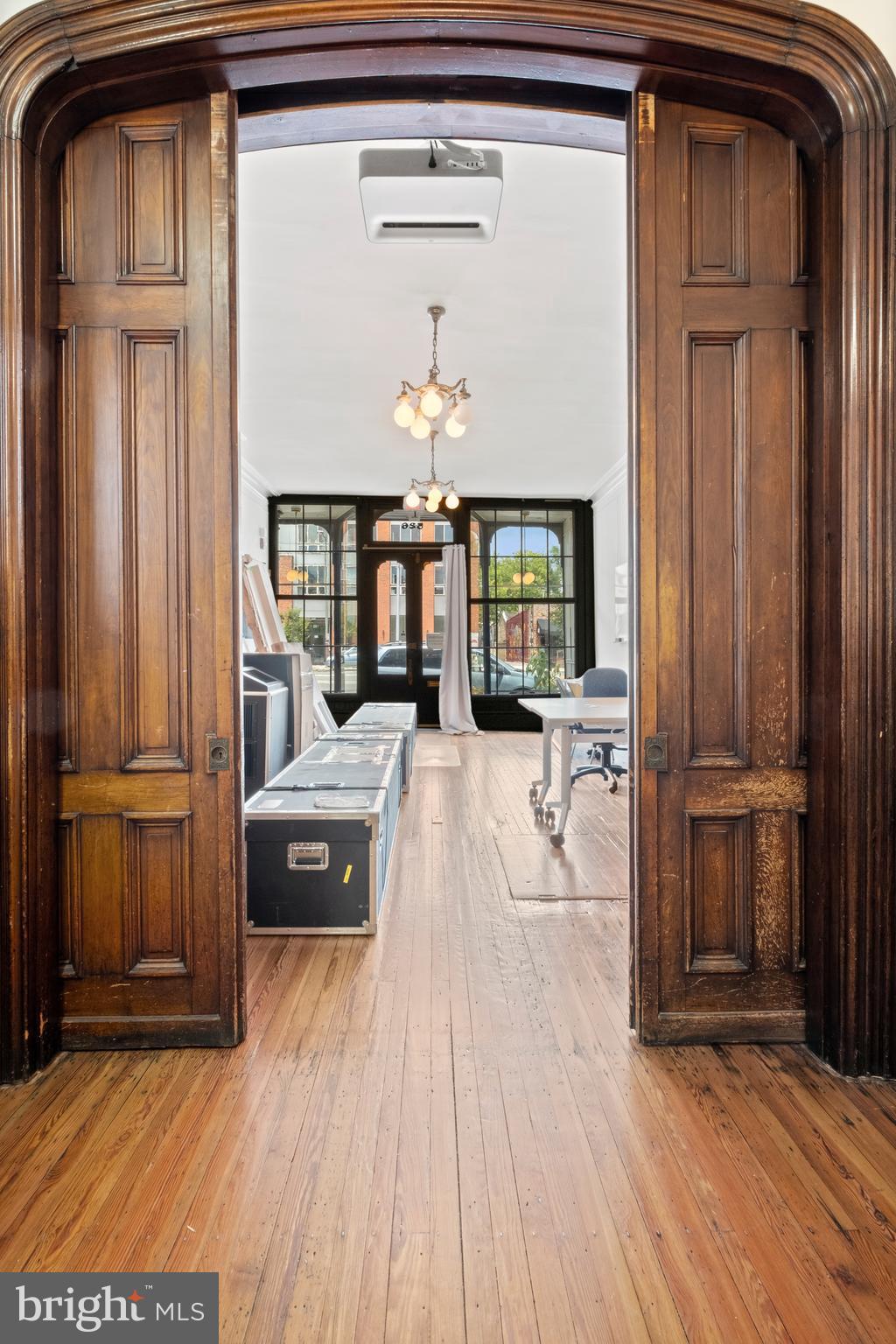 526 E Girard Ave