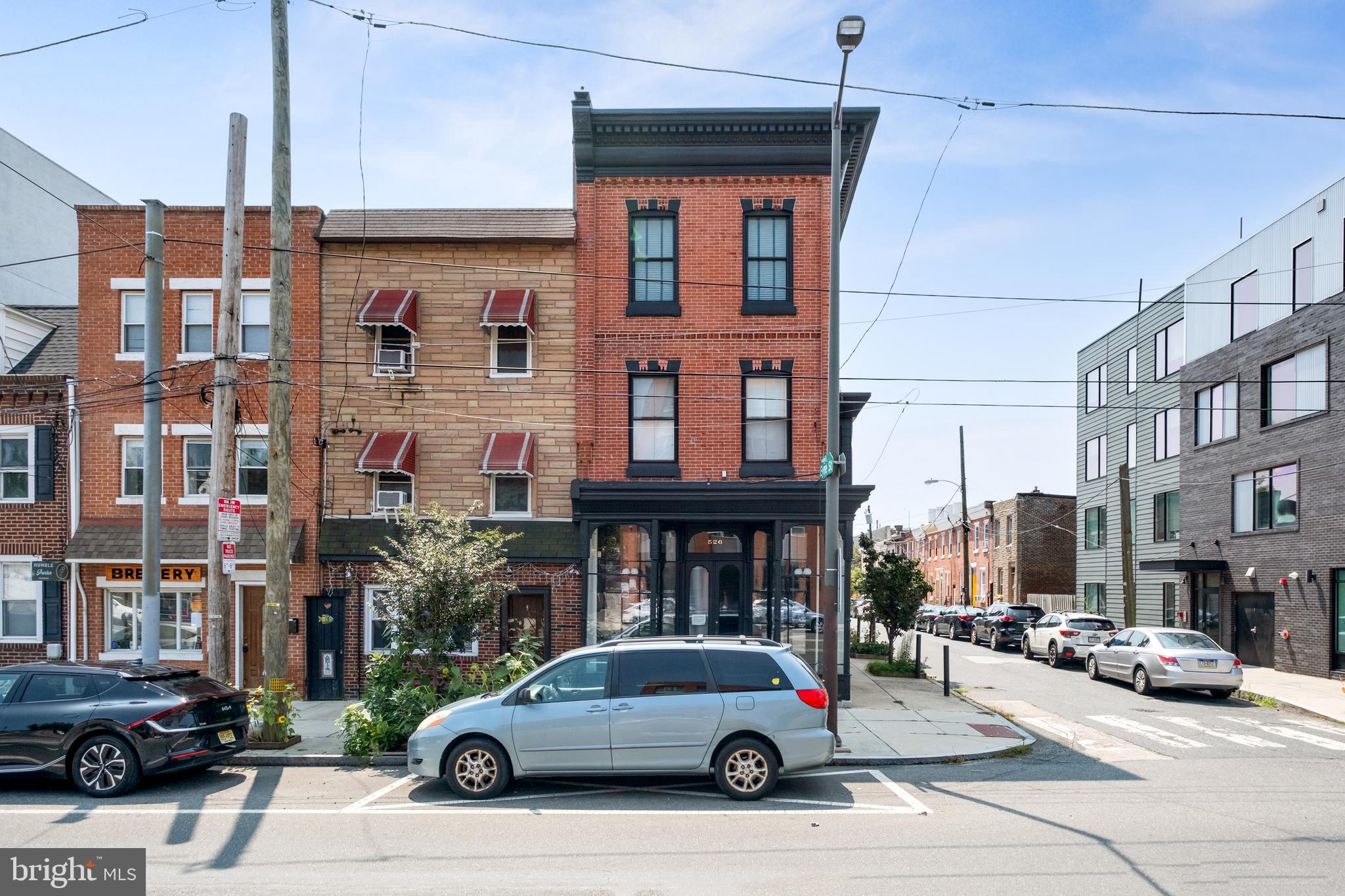 526 E Girard Ave