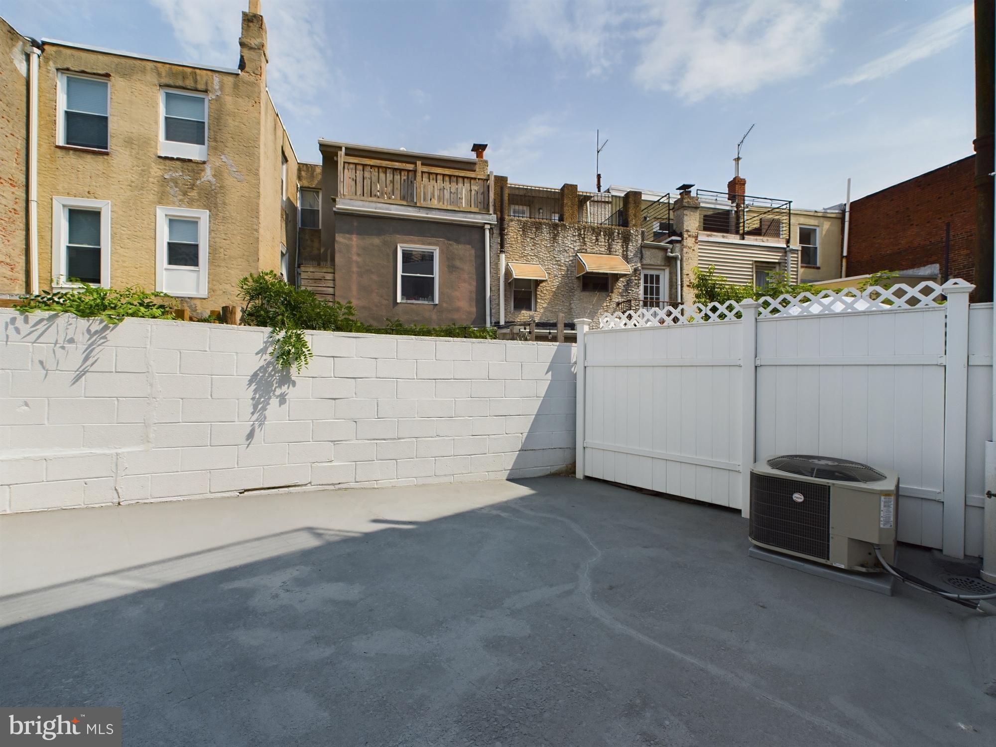 1327 S 10TH ST