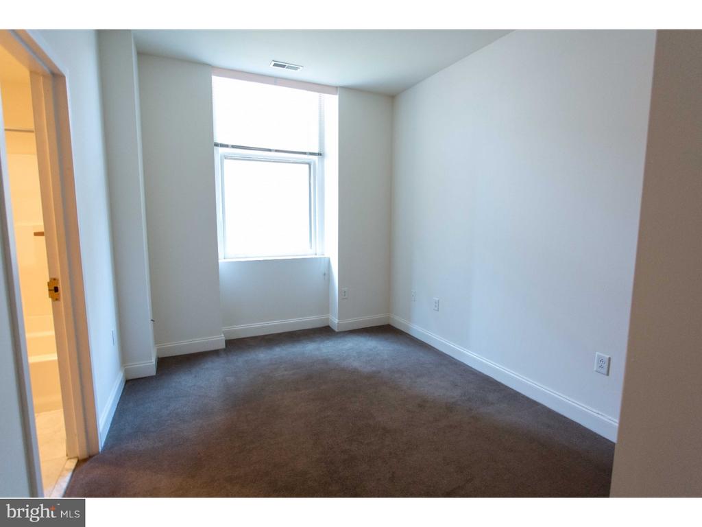 1600-1 WALNUT ST #1003