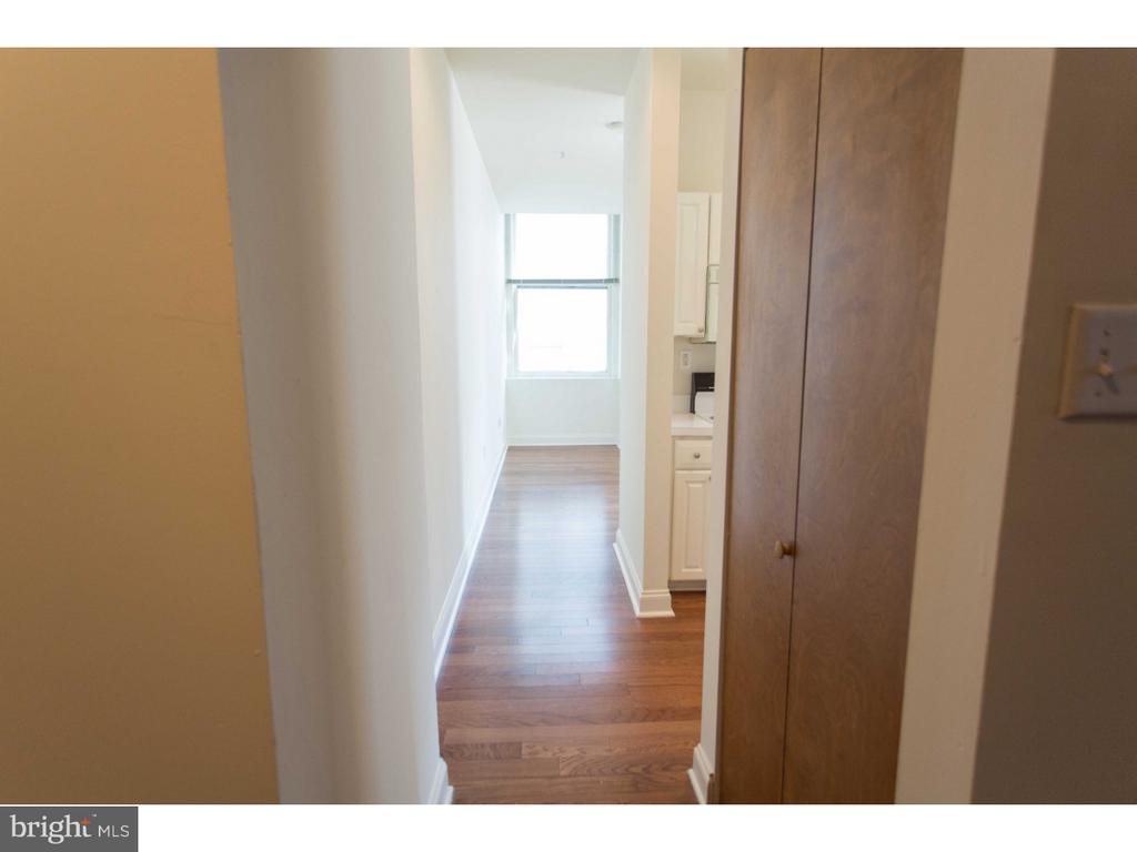 1600-1 WALNUT ST #1003