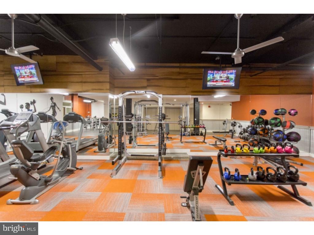 1600-1 WALNUT ST #1003