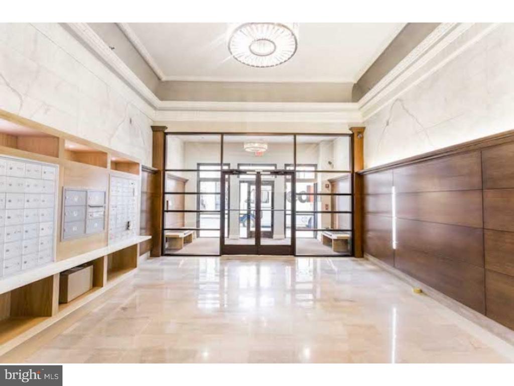 1600-1 WALNUT ST #1003