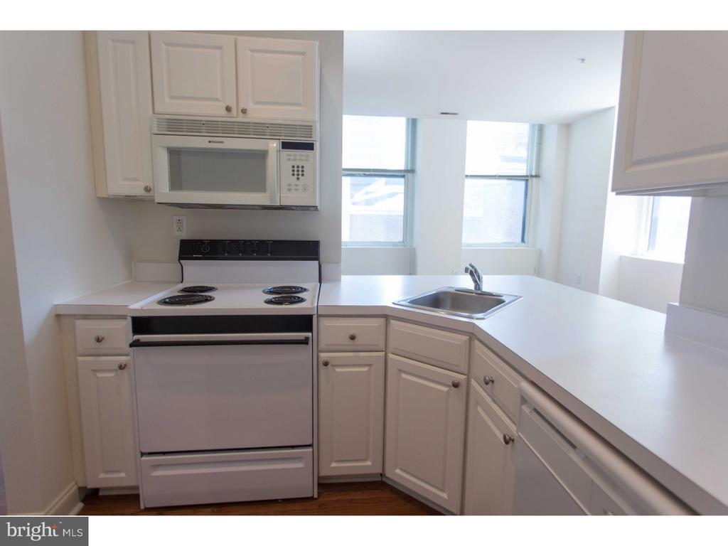 1600-1 WALNUT ST #1003