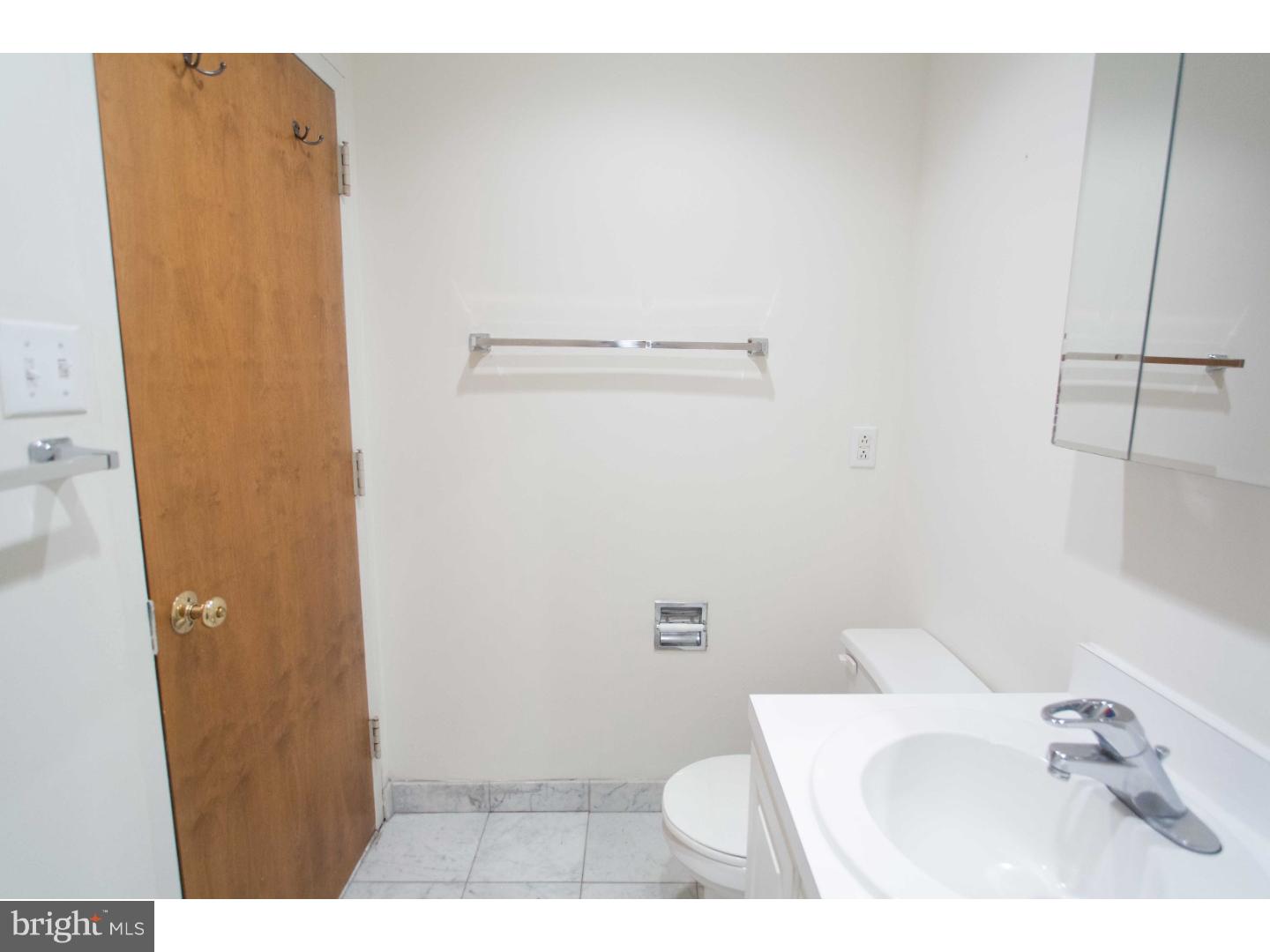 1600-1 WALNUT ST #1003
