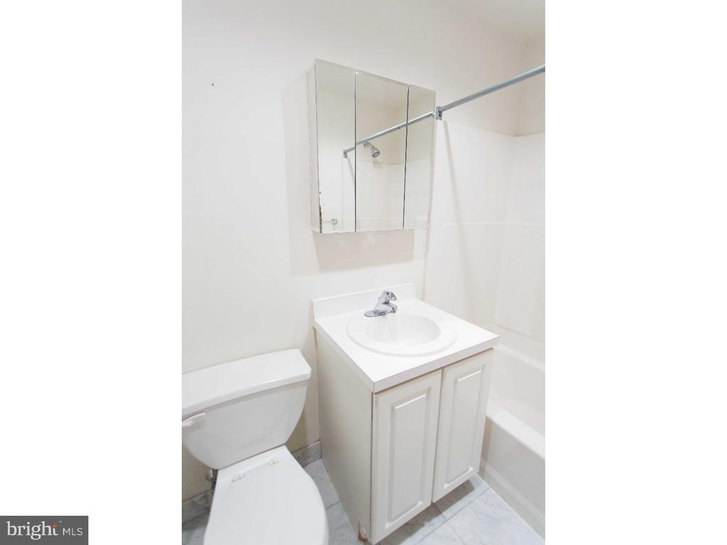 1600-1 WALNUT ST #1003