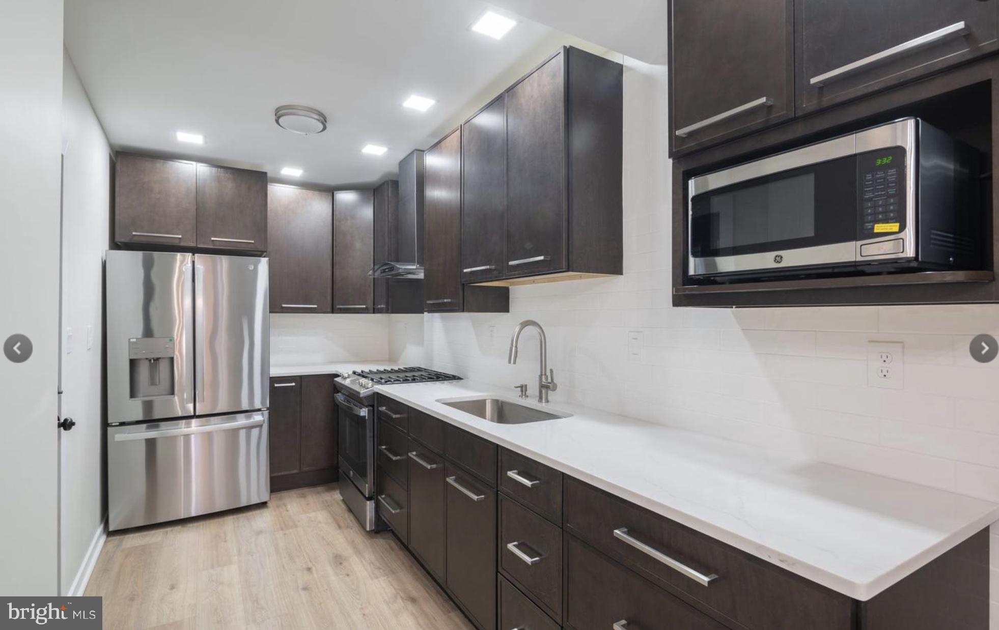 125 W Dauphin St