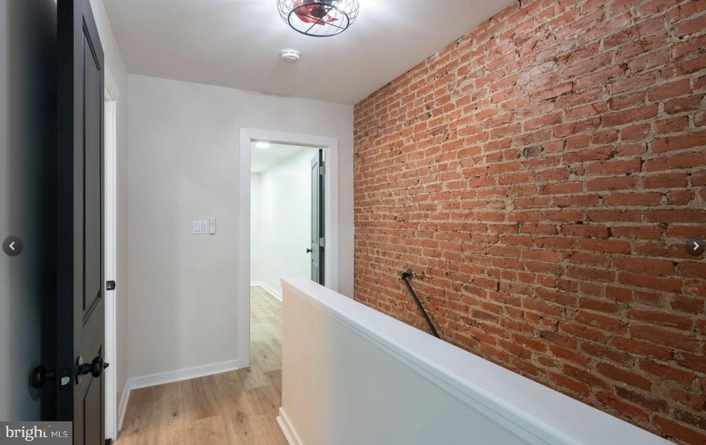 125 W Dauphin St