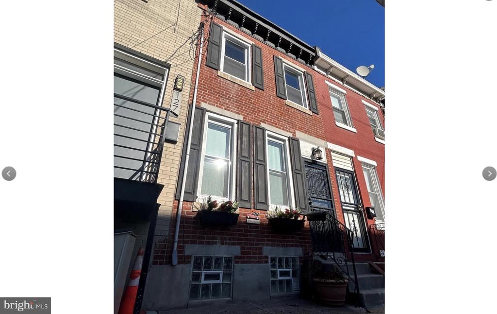 125 W Dauphin St