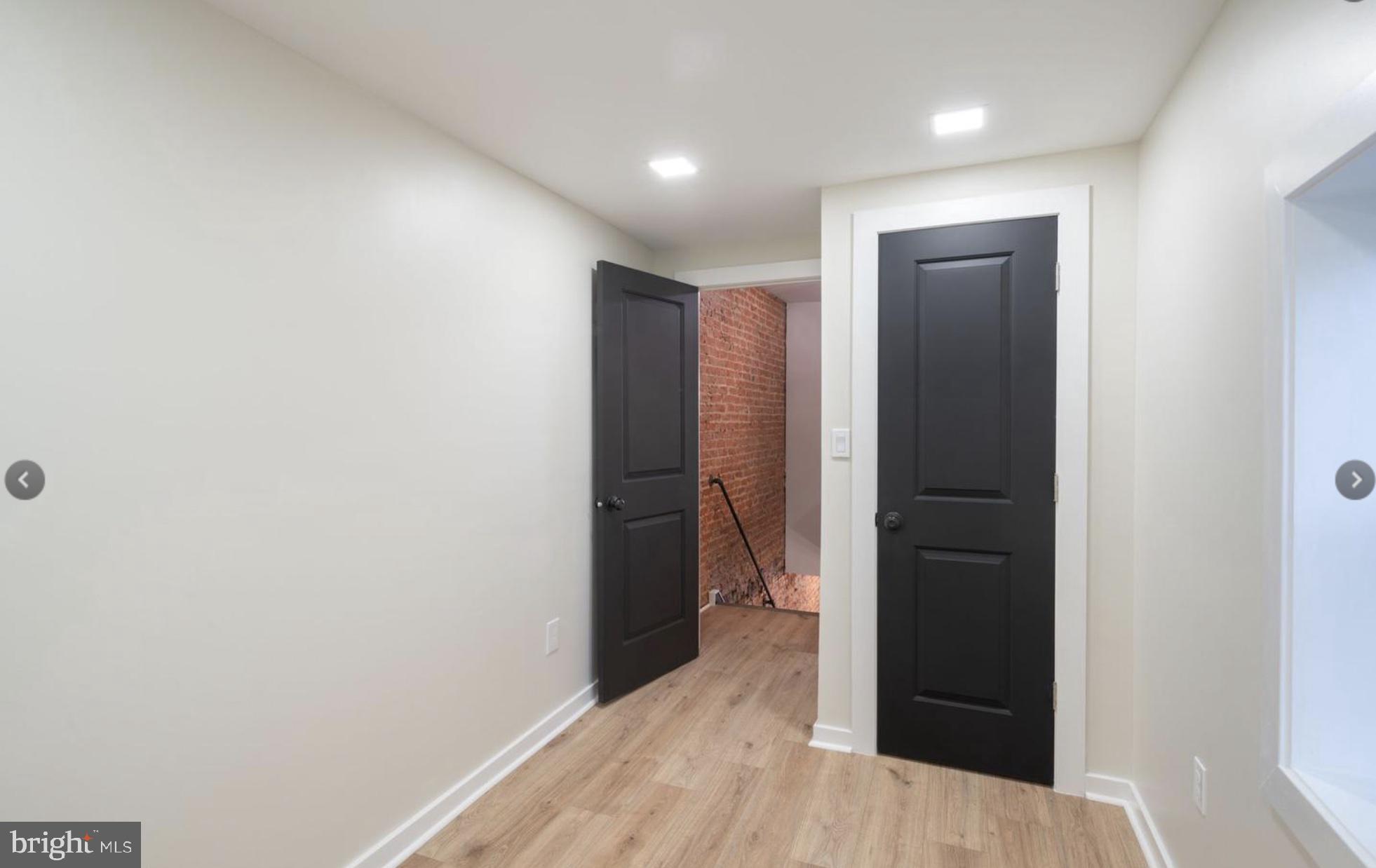 125 W Dauphin St