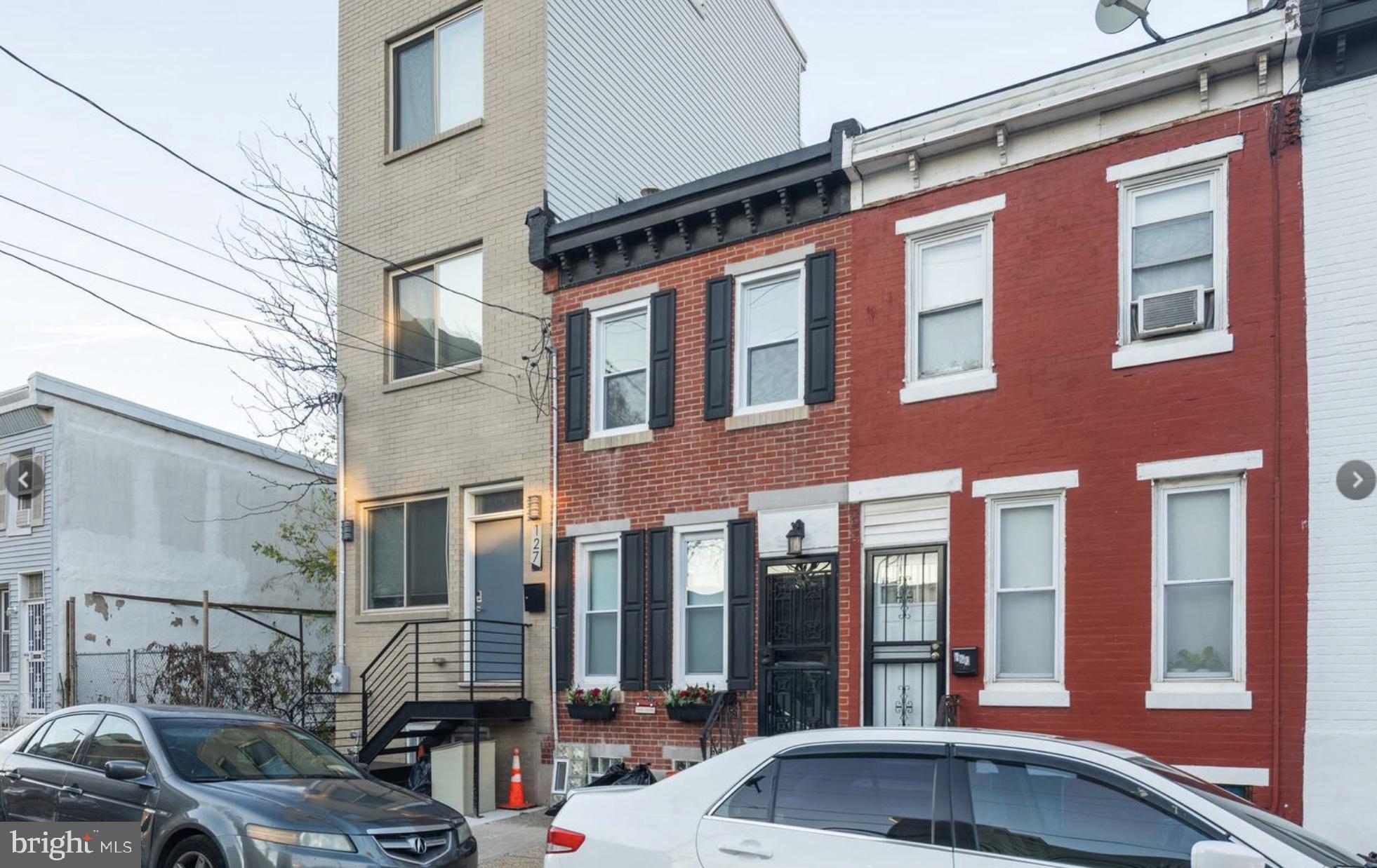 125 W Dauphin St