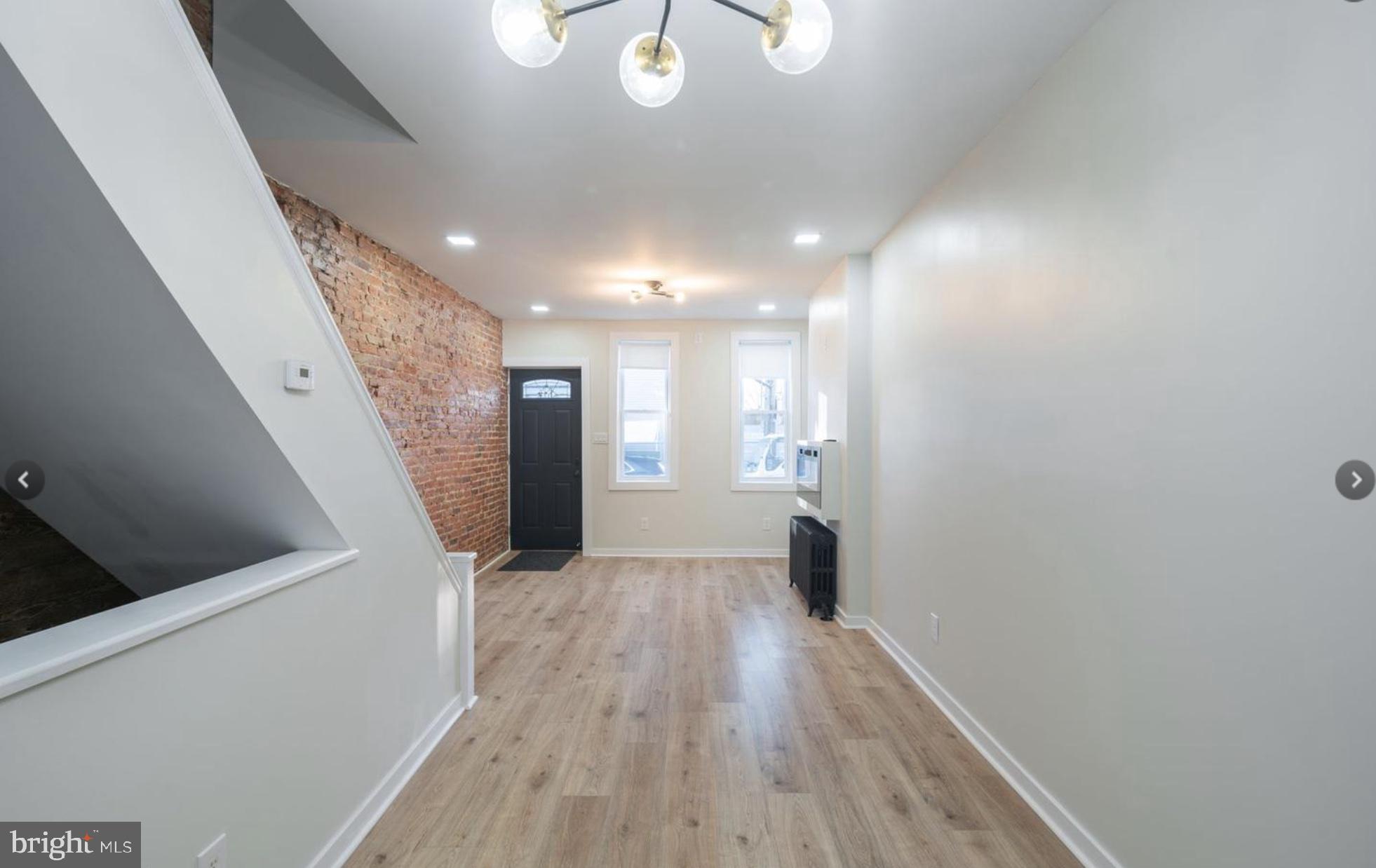 125 W Dauphin St