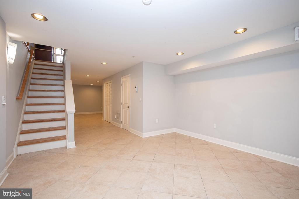 1820 FRANKFORD AVE