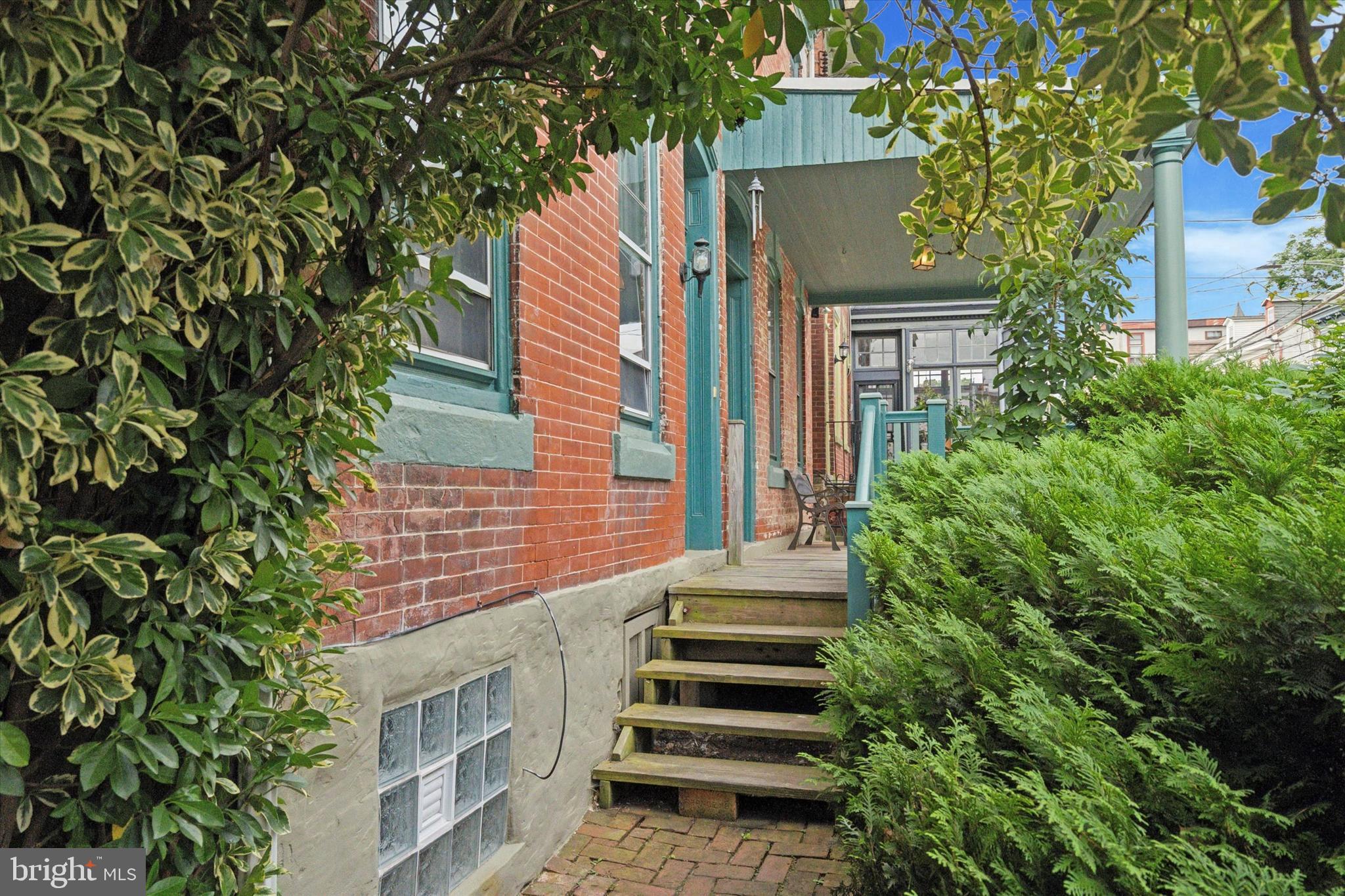 80 E Church Ln