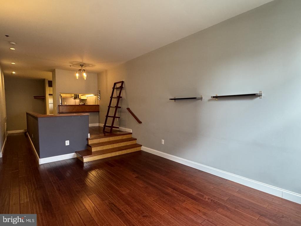 315 NEW ST #314