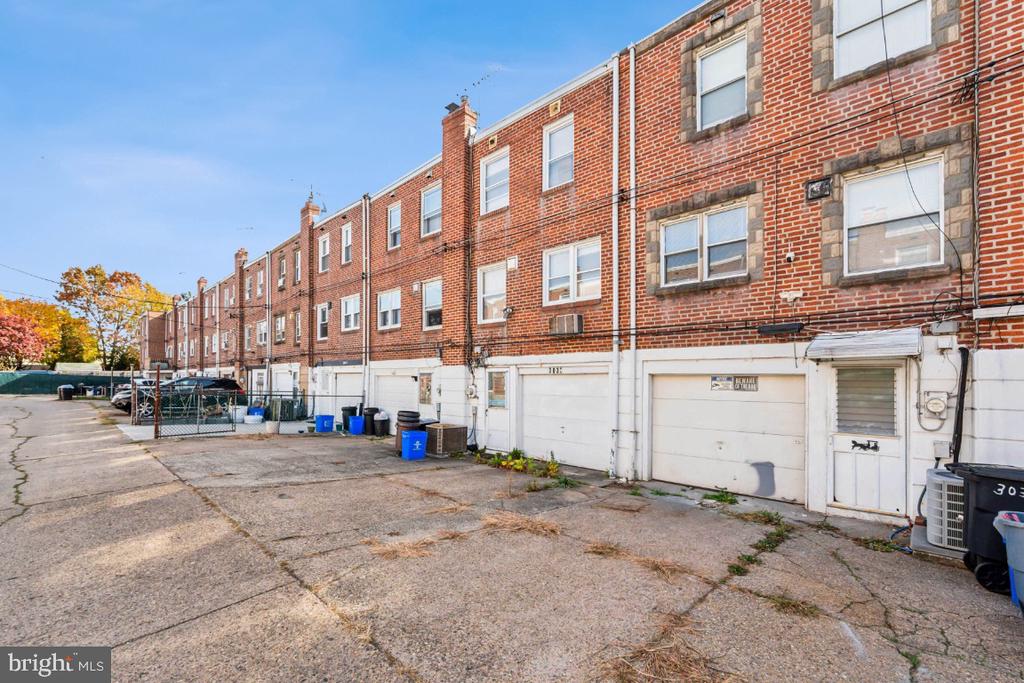 3037 Holme Ave