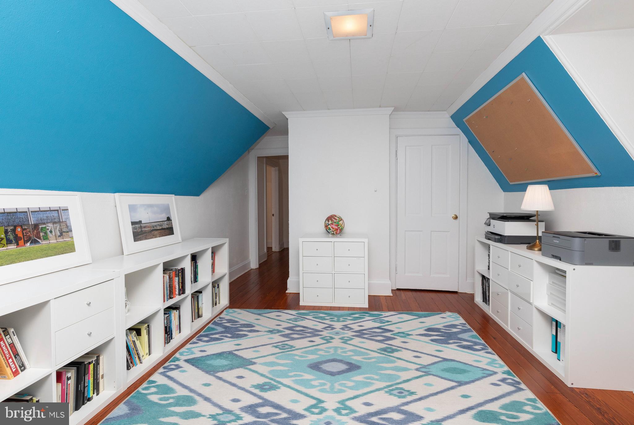 625 W Phil Ellena St