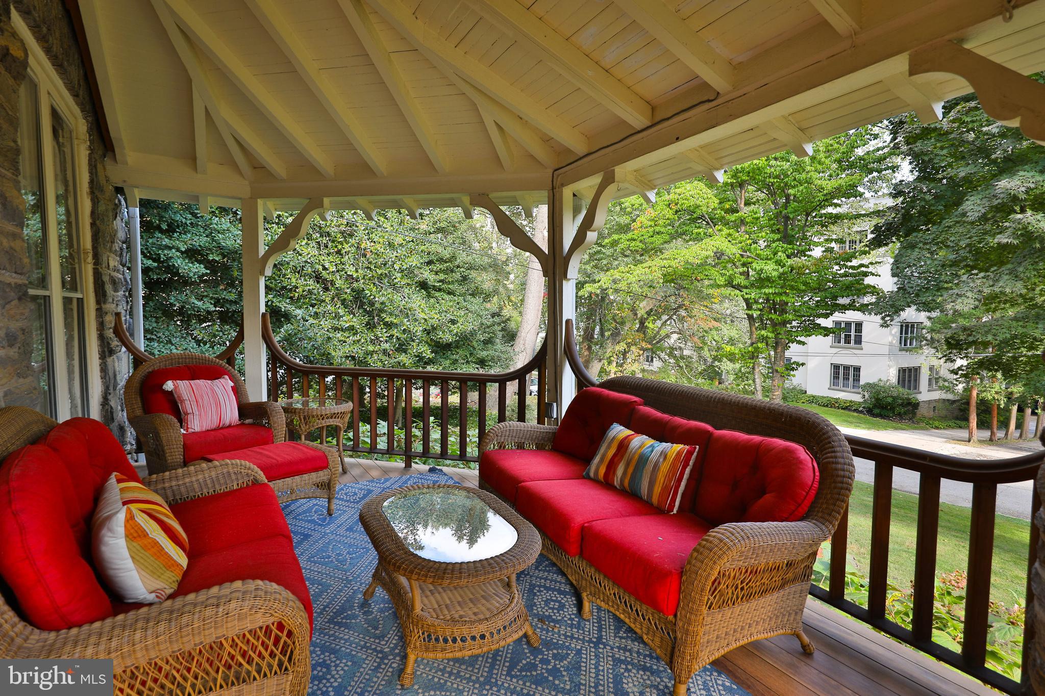 625 W Phil Ellena St