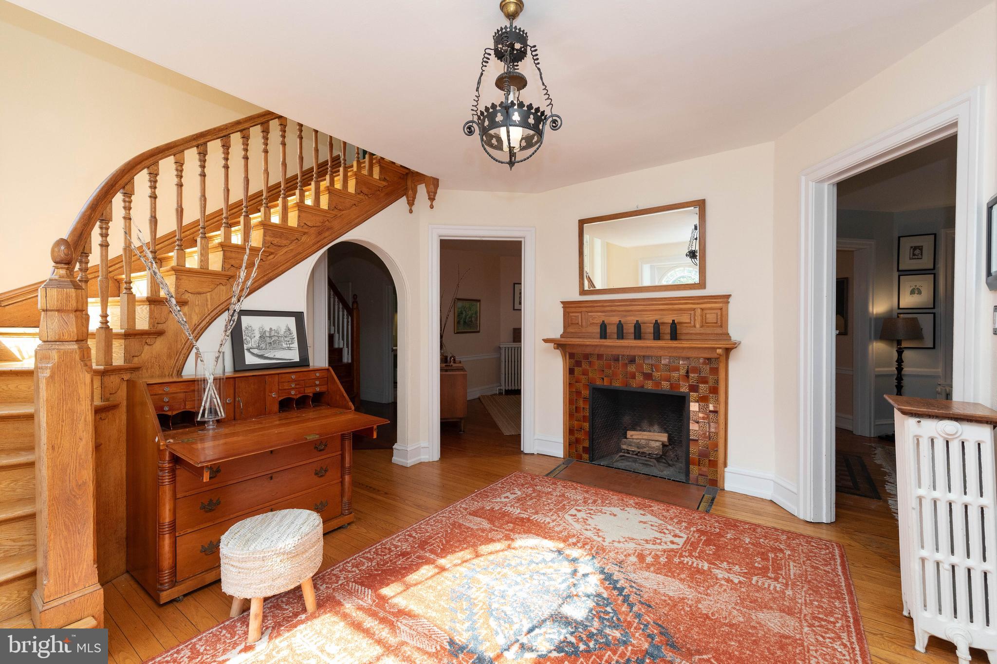 625 W Phil Ellena St