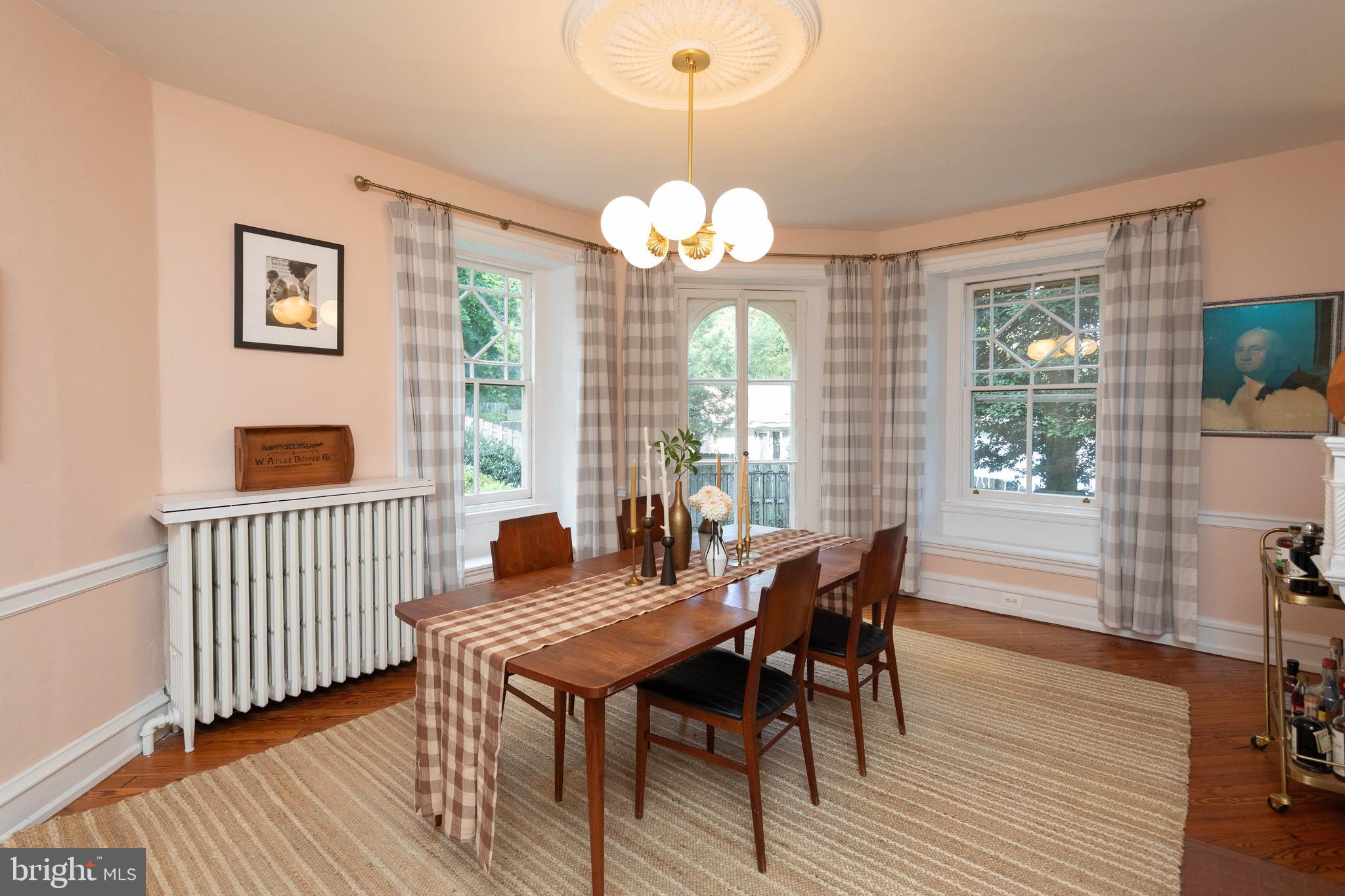 625 W Phil Ellena St