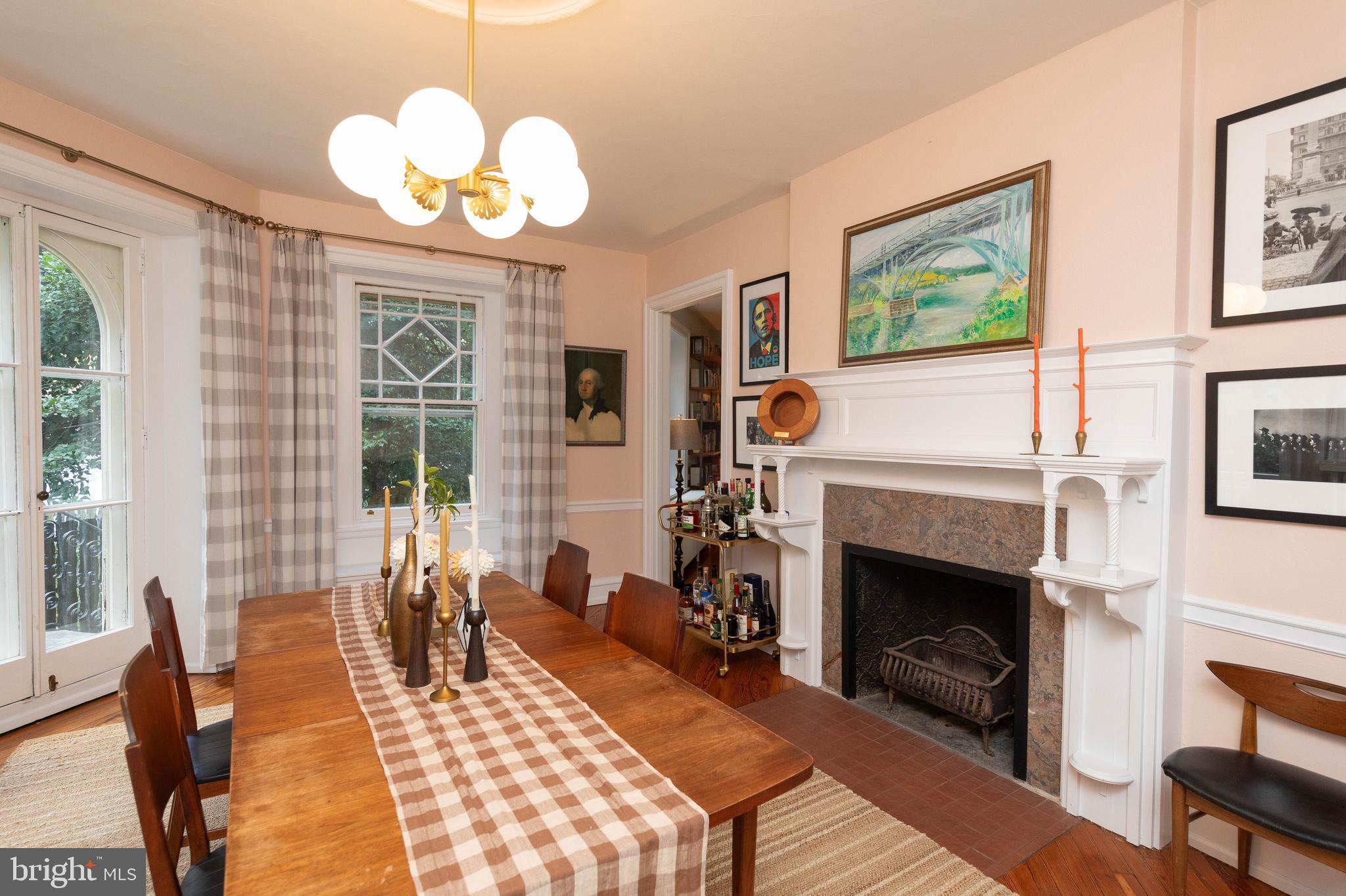 625 W Phil Ellena St