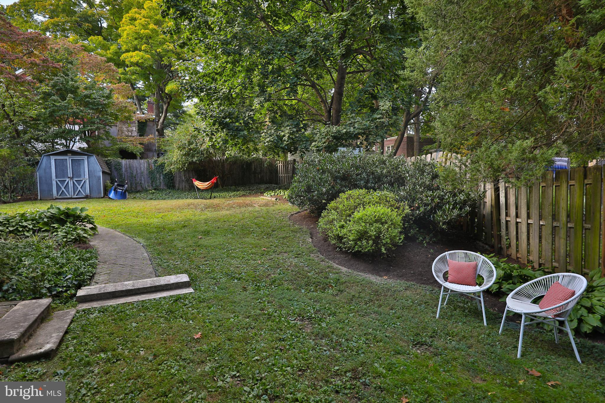 625 W Phil Ellena St