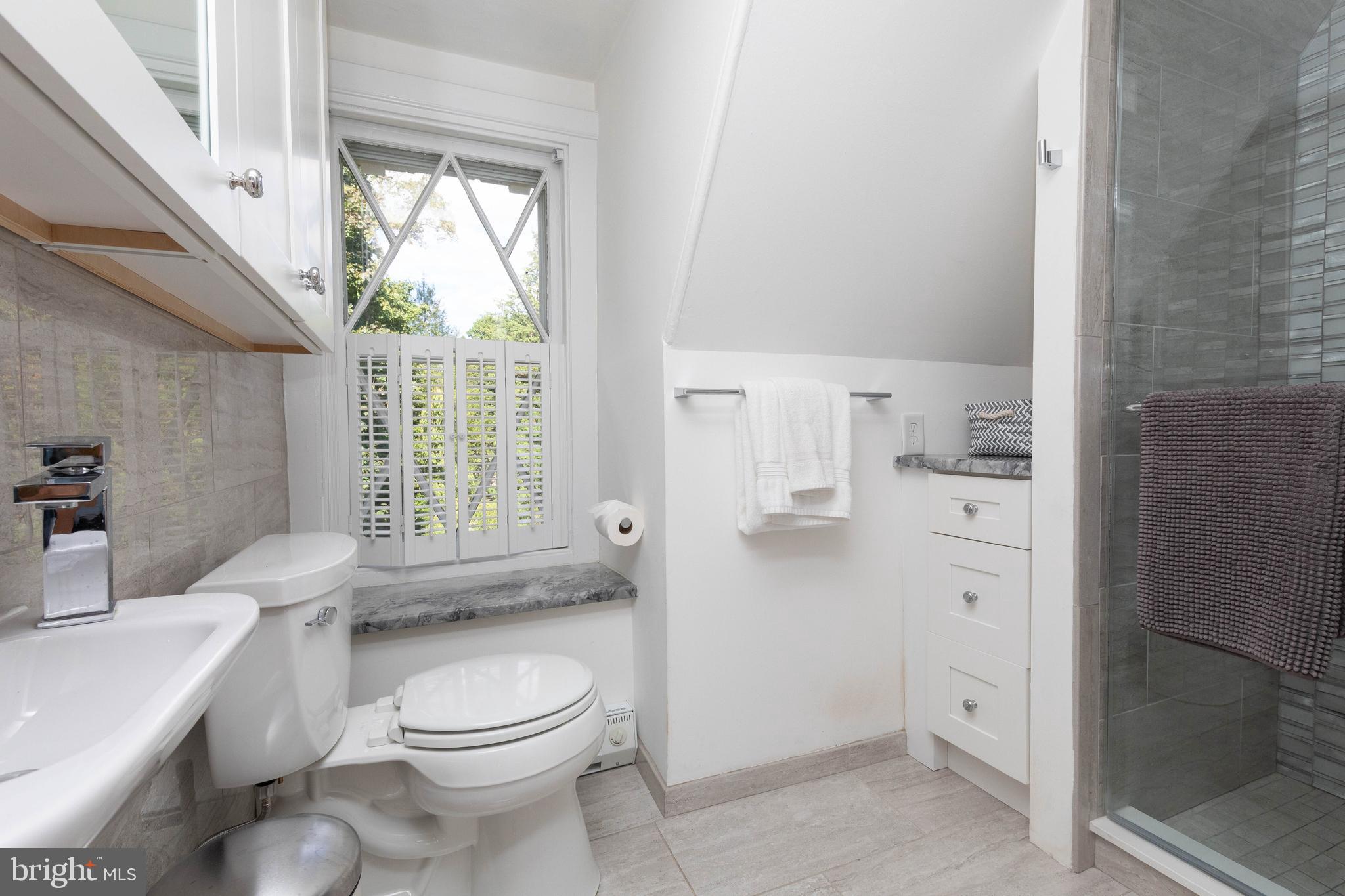 625 W Phil Ellena St