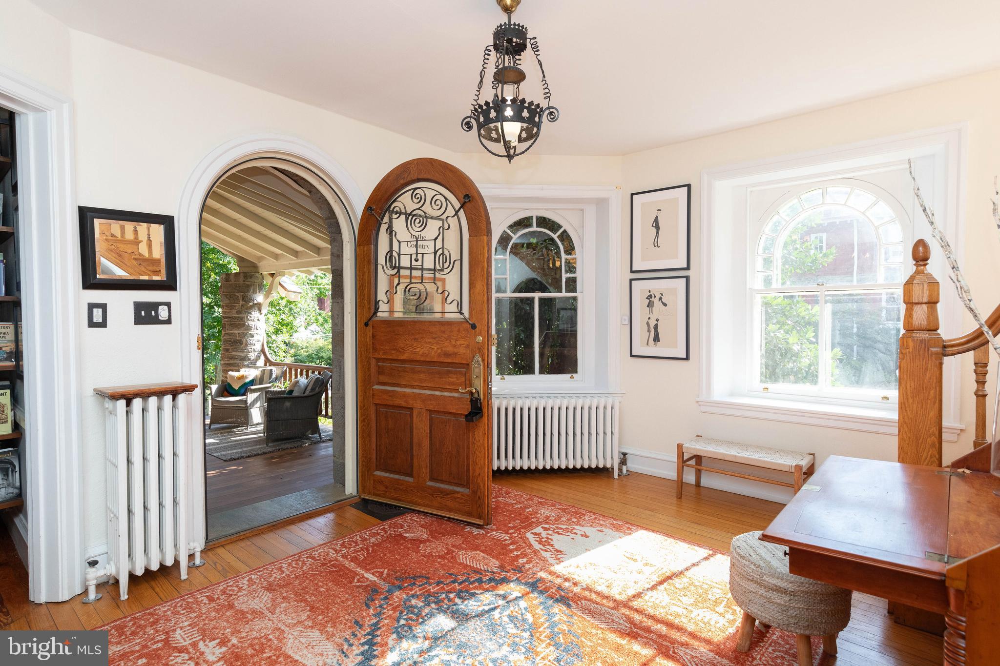 625 W Phil Ellena St