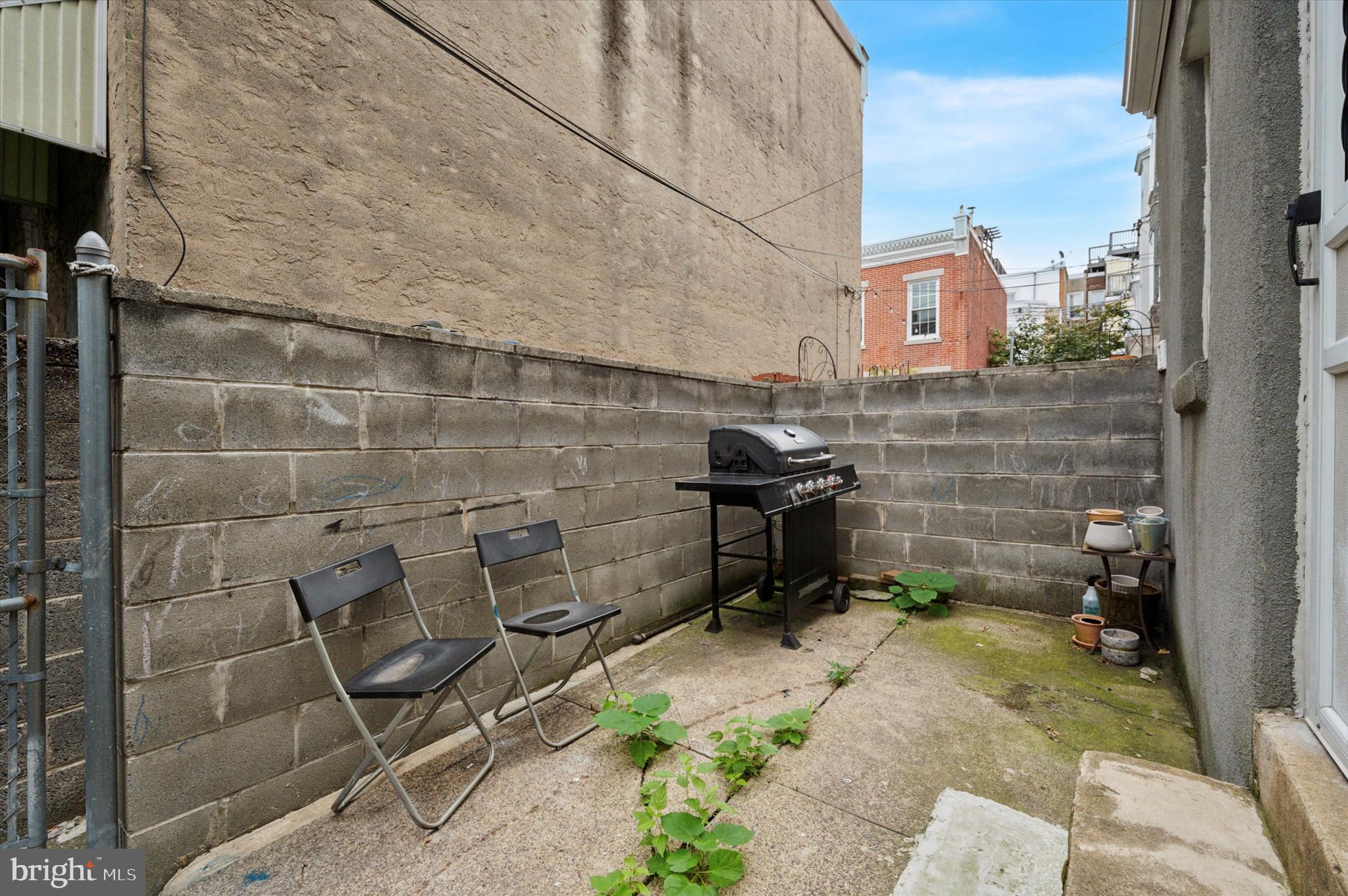 2319 Parrish St